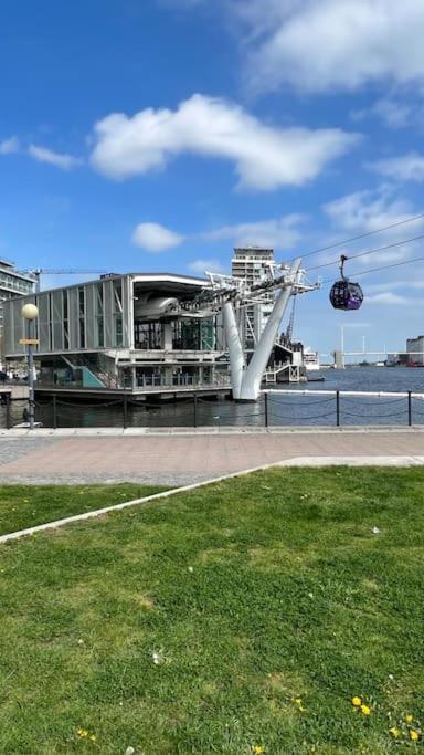 Luxury 1bed In Converted Warehouse Next To Excel Appartement Londen