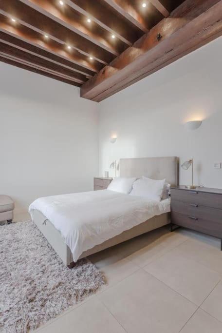 Apartment Luxury 1bed In Converted Warehouse Next To Excel London