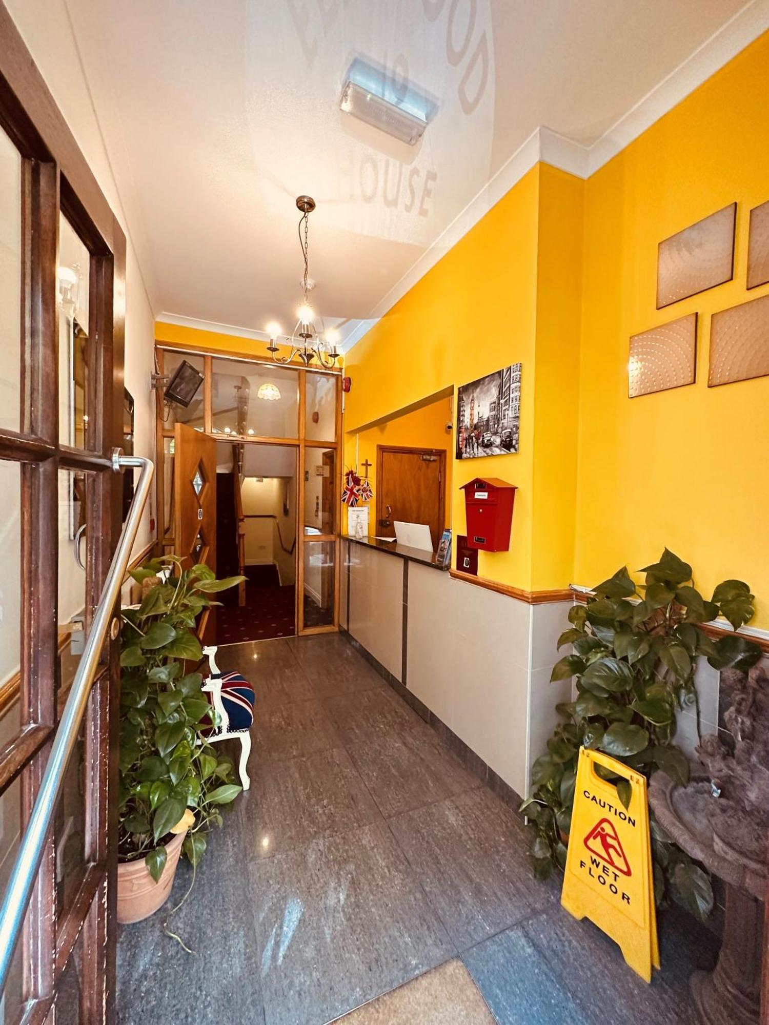Elmwood Hotell