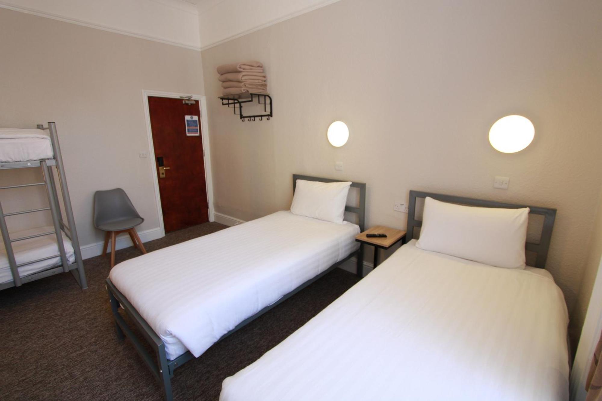 Lords Hotel 2*