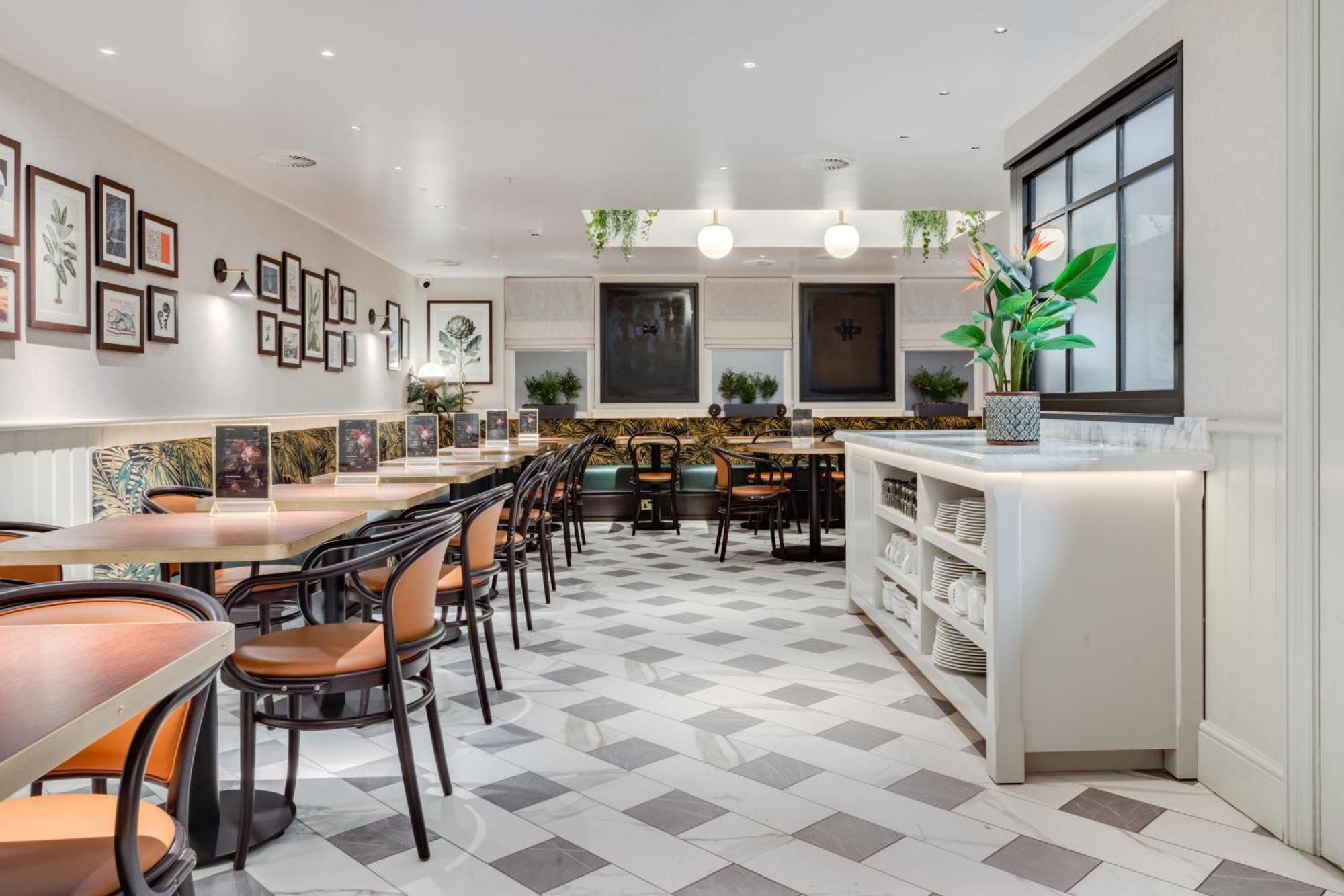 Mornington Kensington, Bw Premier Collection Hotel 4*