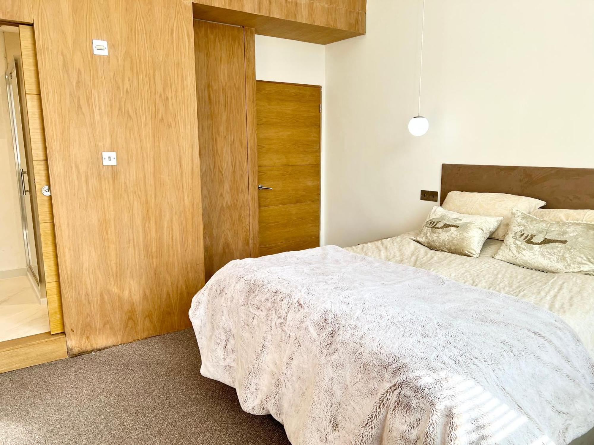 Stylish 2br Designer Flat Holland Park London