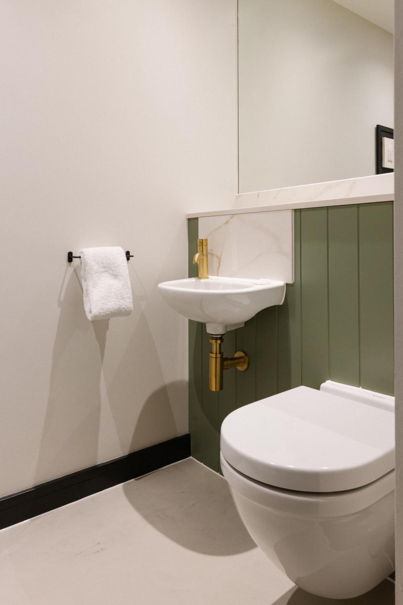 Native Kings Wardrobe, St Pauls 4* London