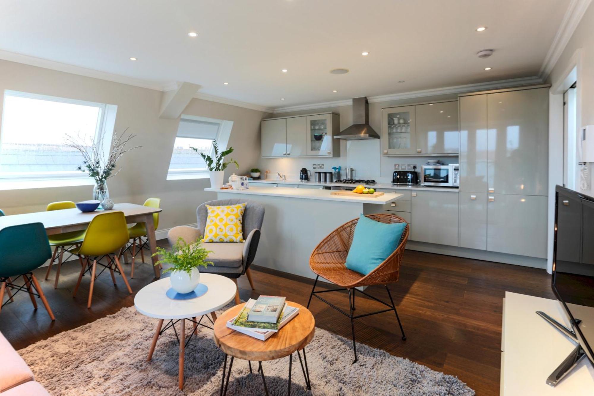 Madison Hill - White Hill House 5 - 3 Bedroom Flat *