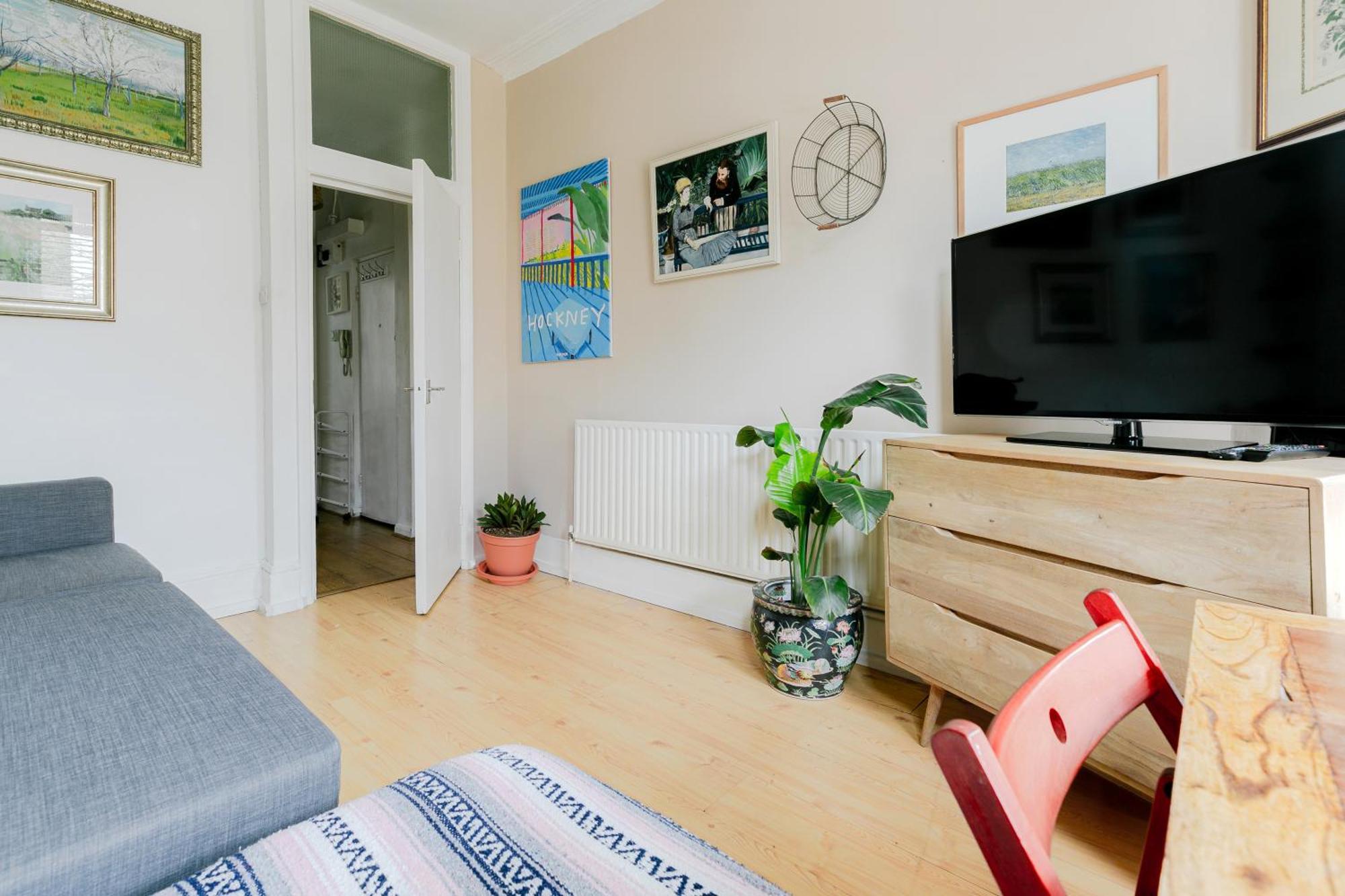 Appartement Artistic Pied-a-terre, Steps From The Tube, Moments From London's Heart Londen