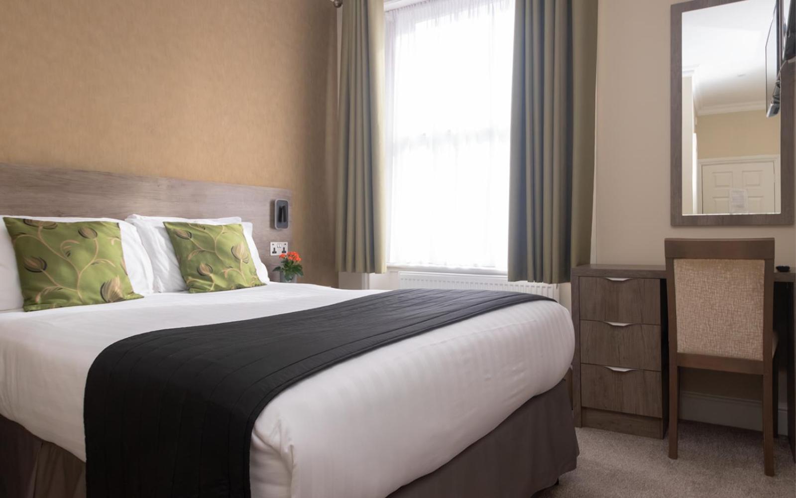 Kensington Gardens Hotel 2*