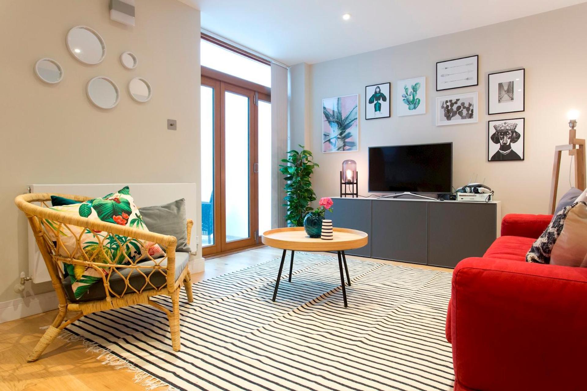 Byrne Garden 3 * London
