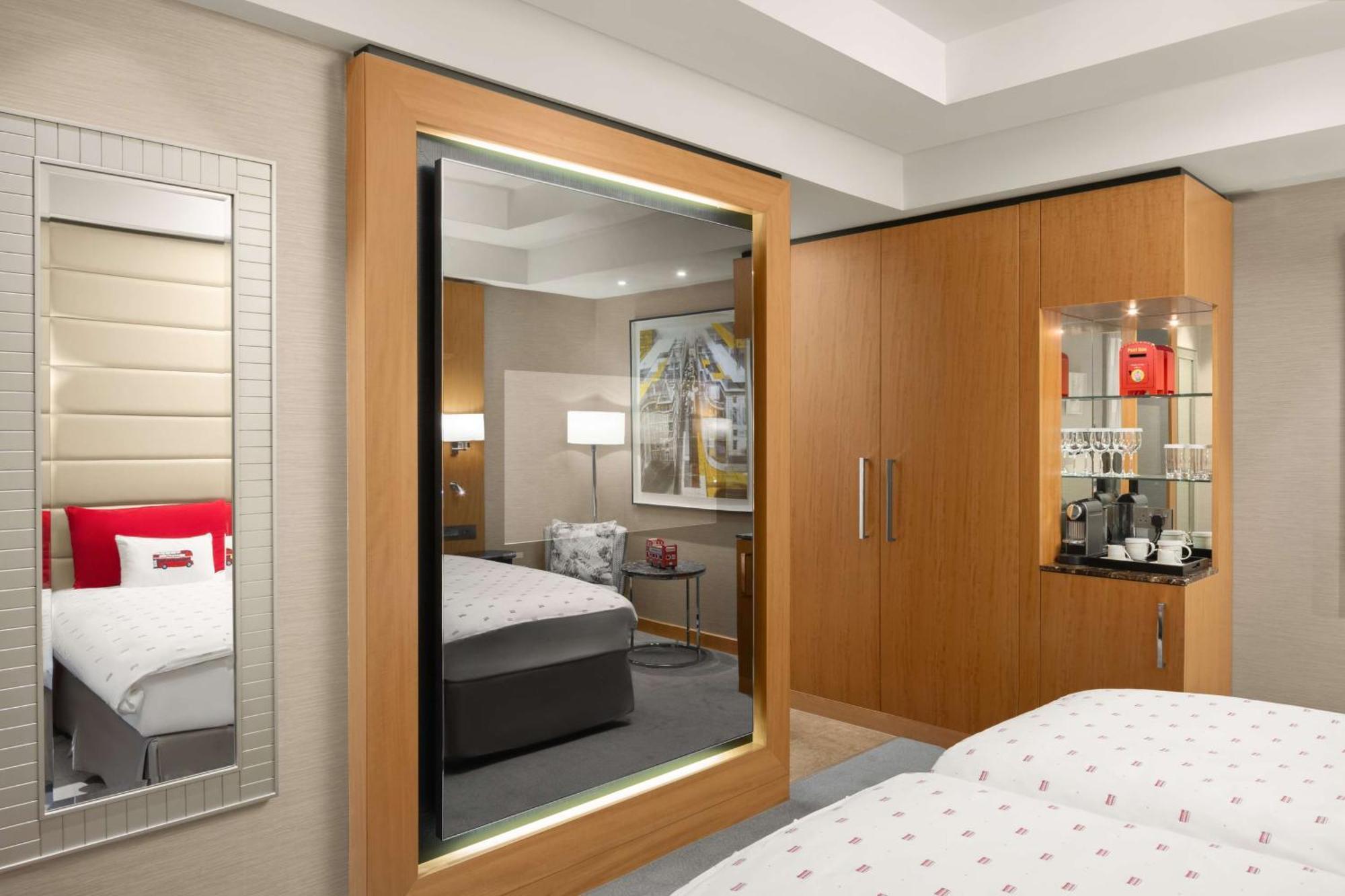 Hotel Conrad St