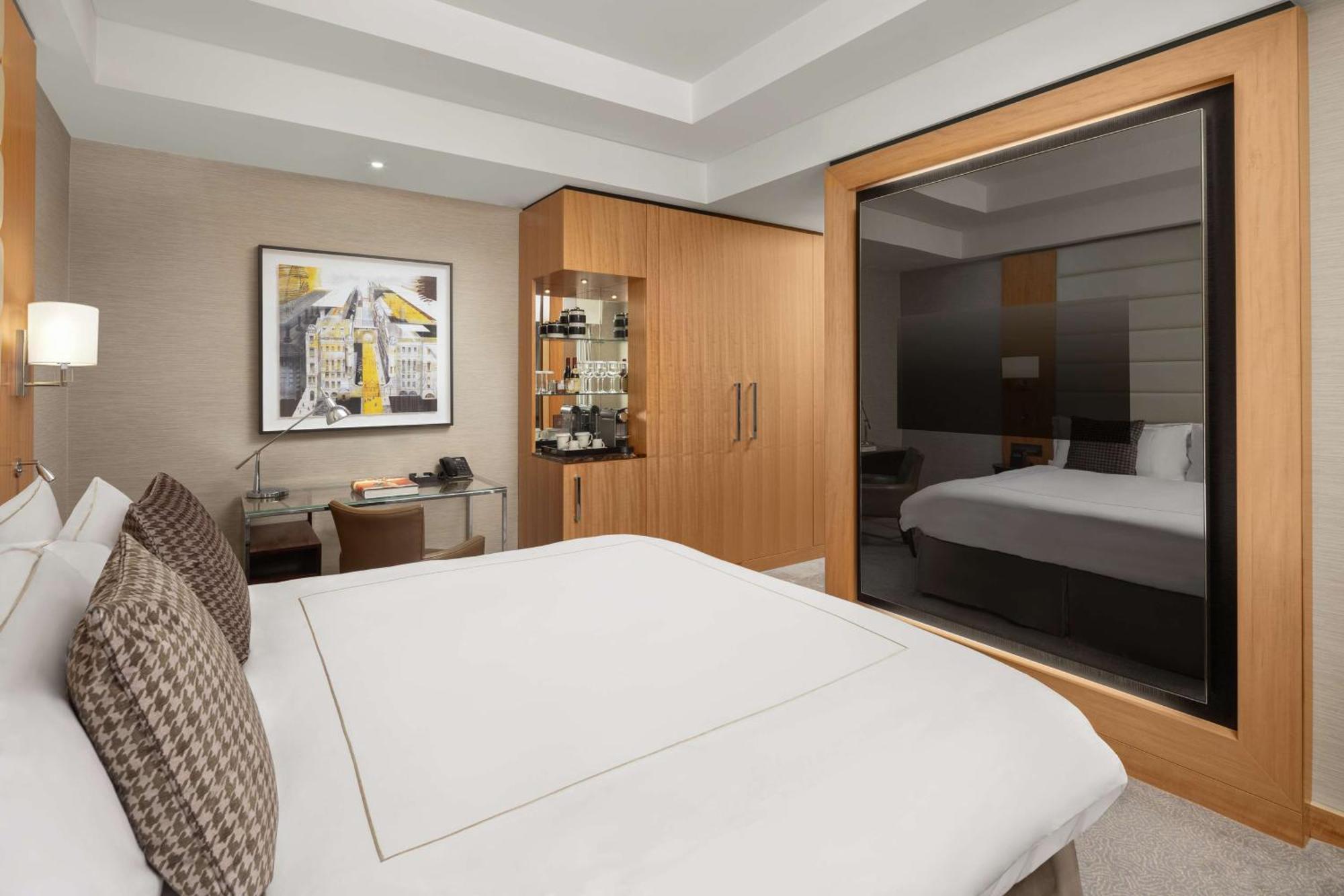 Hotel Conrad St