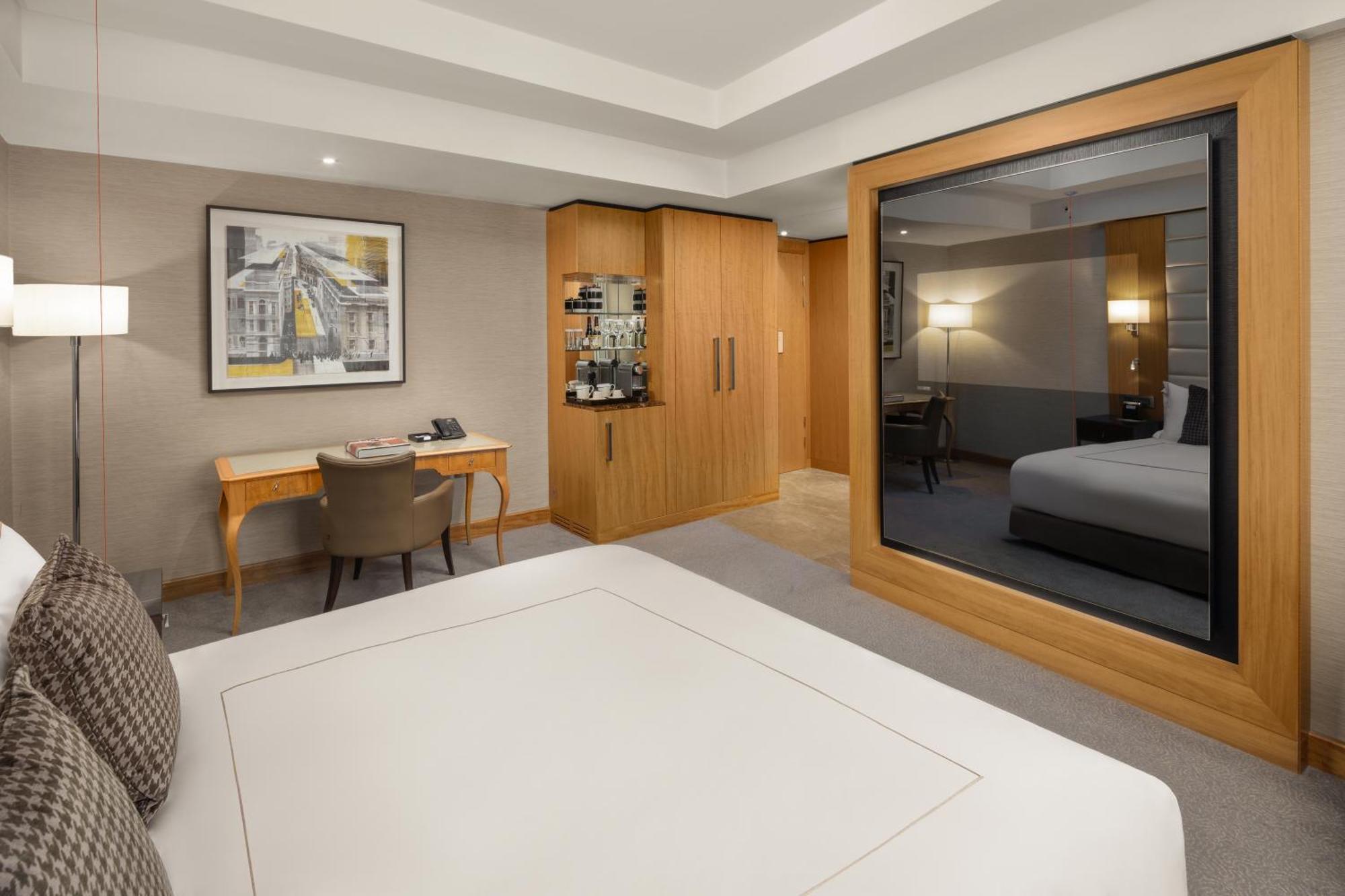 Conrad St 5* London
