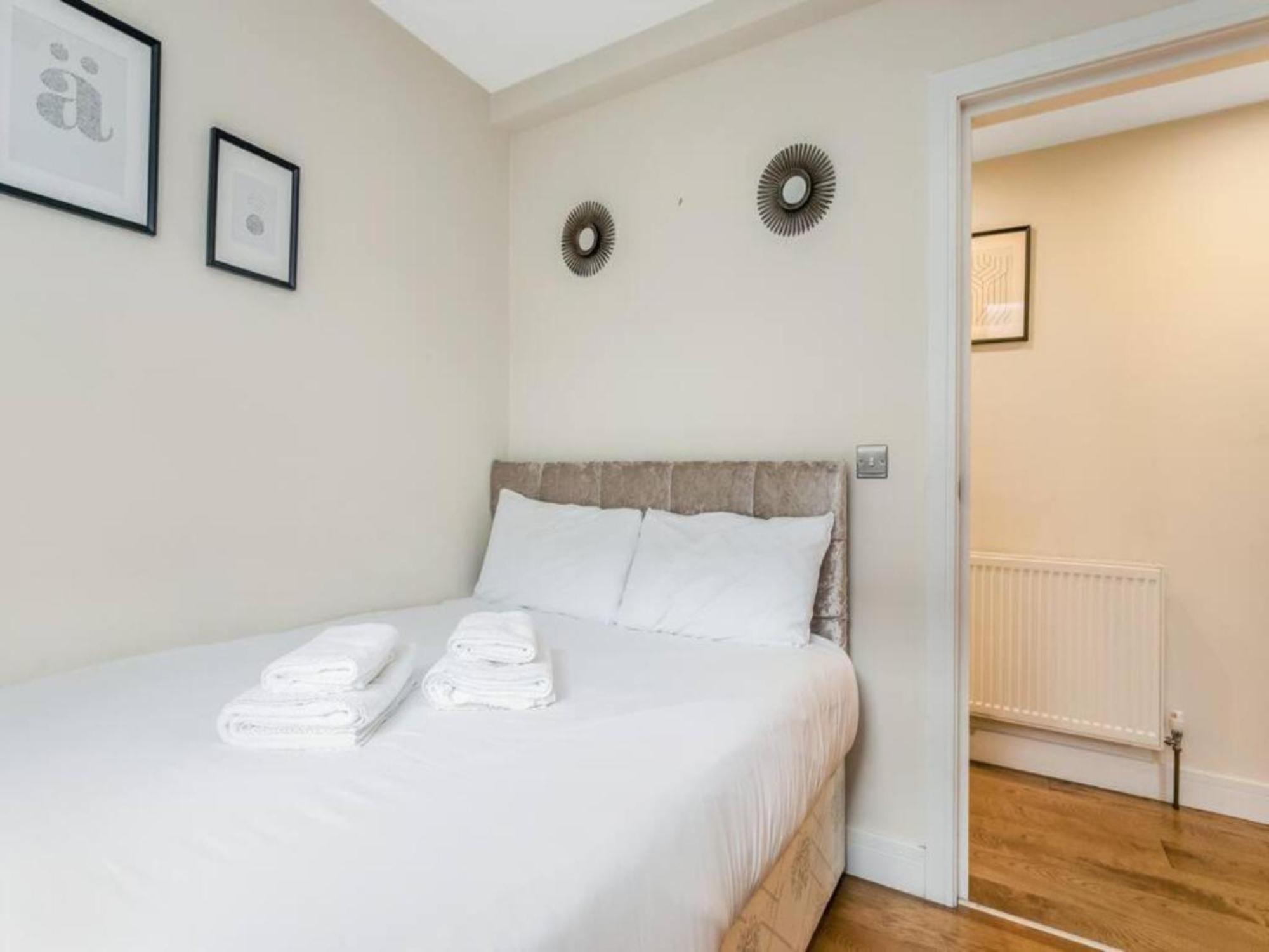 Pass The Keys Ealing Queen Of The Suburbs 2bd Lejlighed