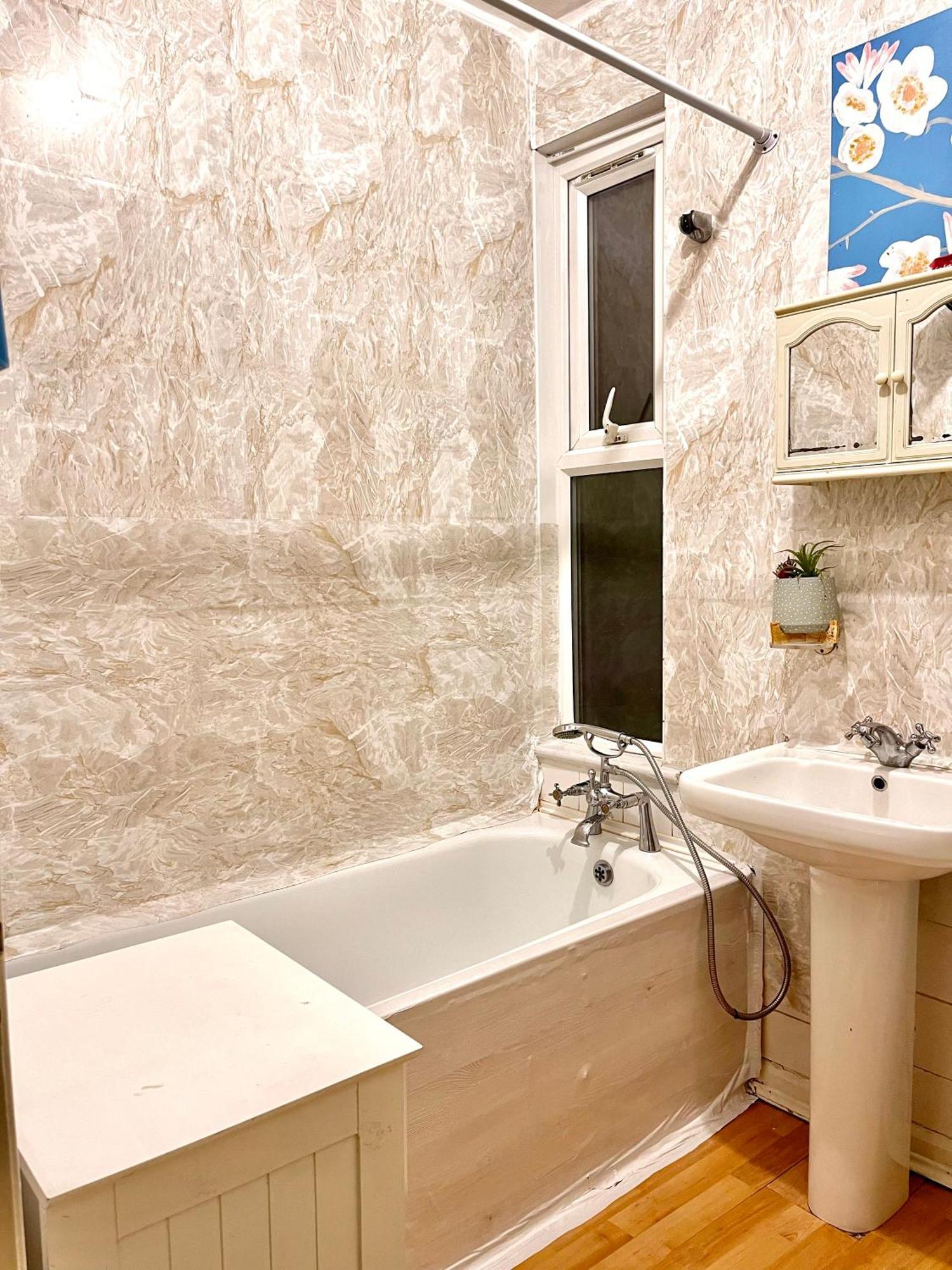 Comfy Double Bedroom With A Private Toilet Séjour chez l'habitant Londres