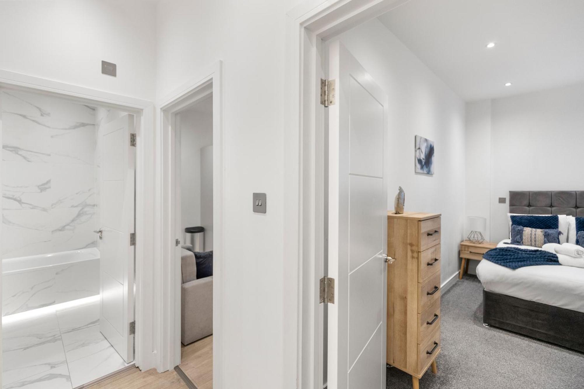 Welcoming And Spacious Apartment- Excellent Location London