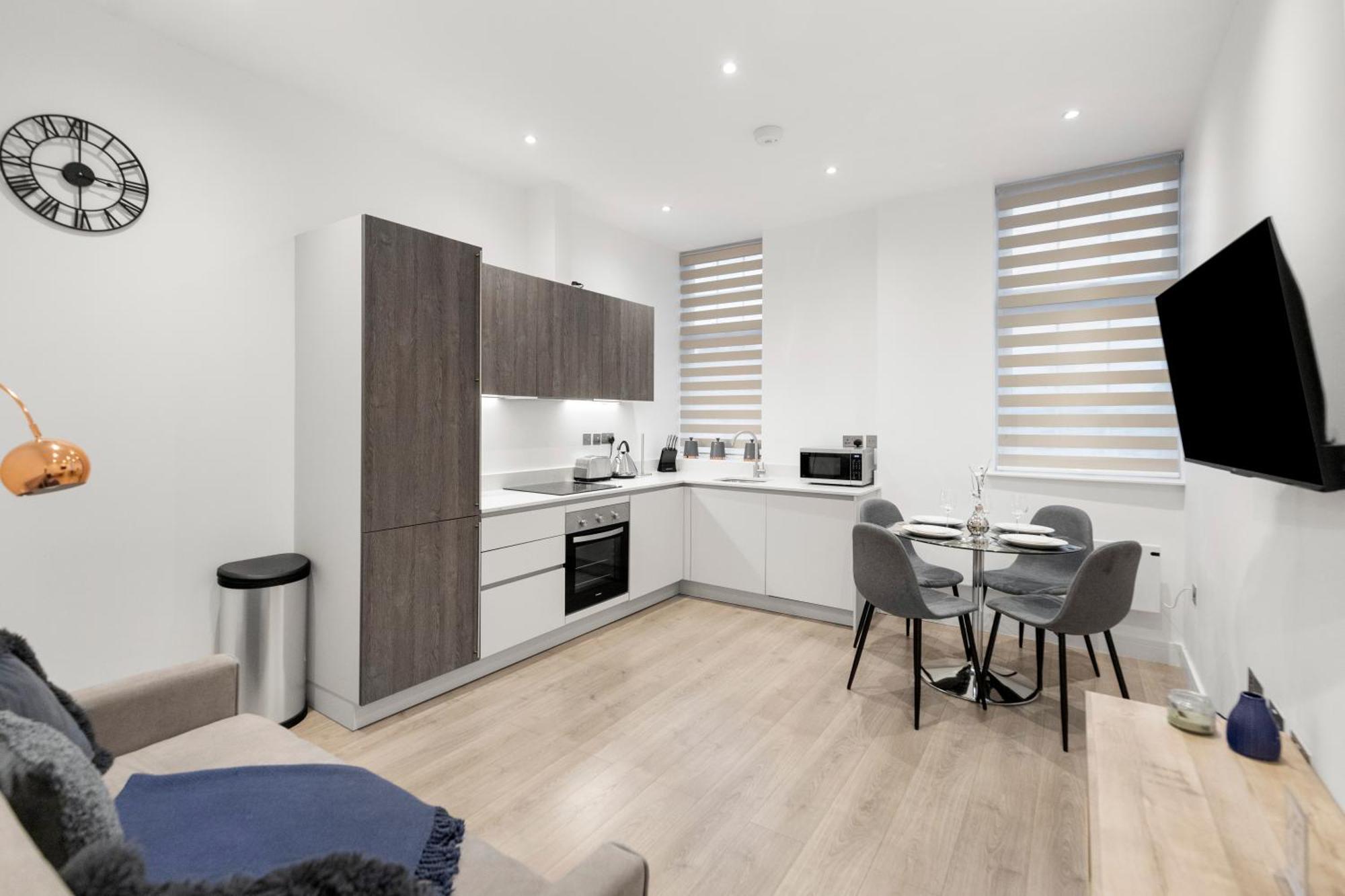 Welcoming And Spacious Apartment- Excellent Location Apartment London