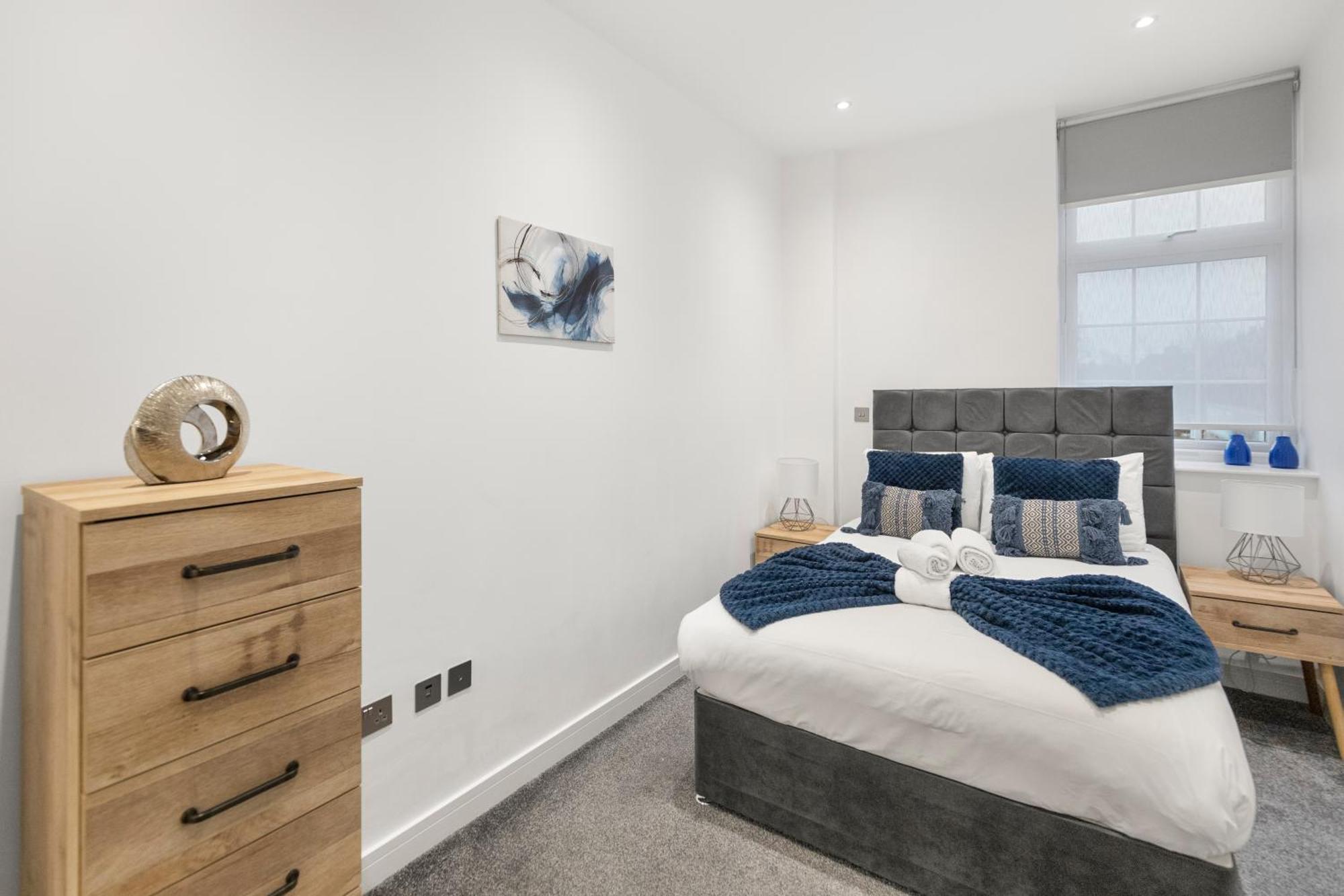 Welcoming And Spacious Apartment- Excellent Location Apartment