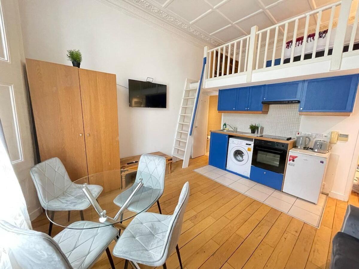 Portobello Road Artistic 'budget' Appartement Londen