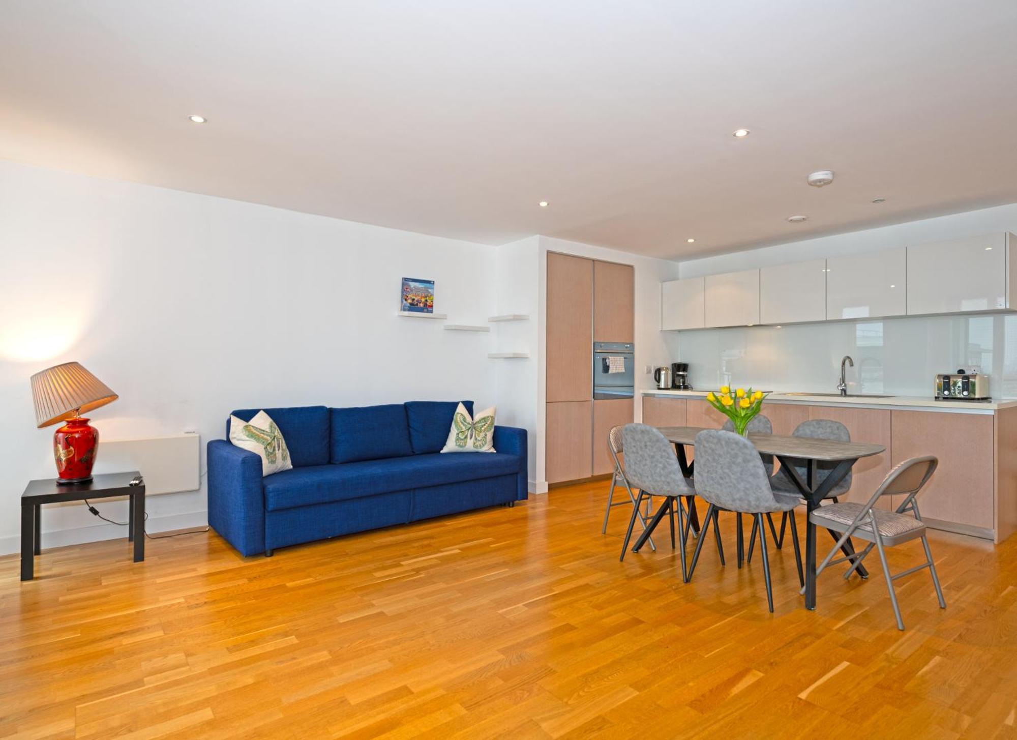 Grand Apartments Kew Gardens * London