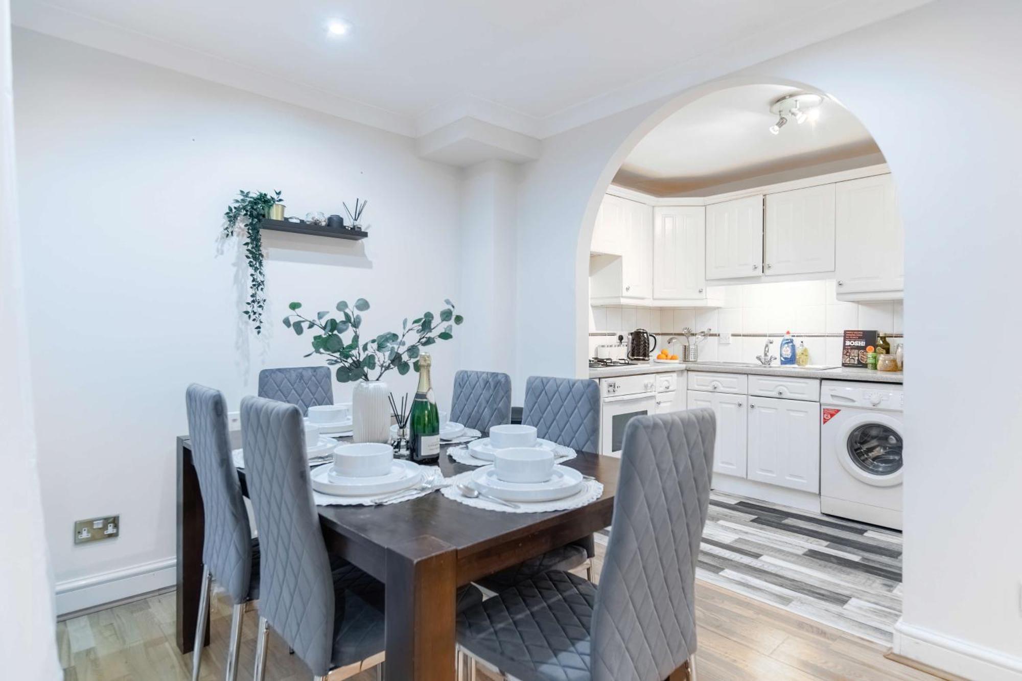 Ferienhaus Chic 3-bed Mews Townhouse St John's Wood With Free Wifi London