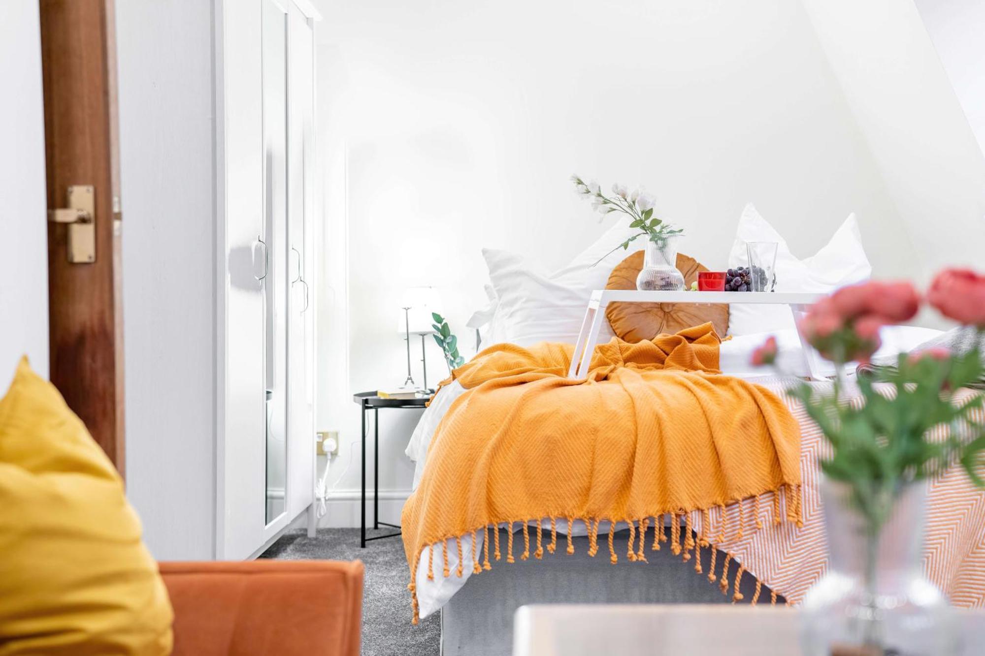 Chic 3-bed Mews Townhouse St John's Wood With Free Wifi * London