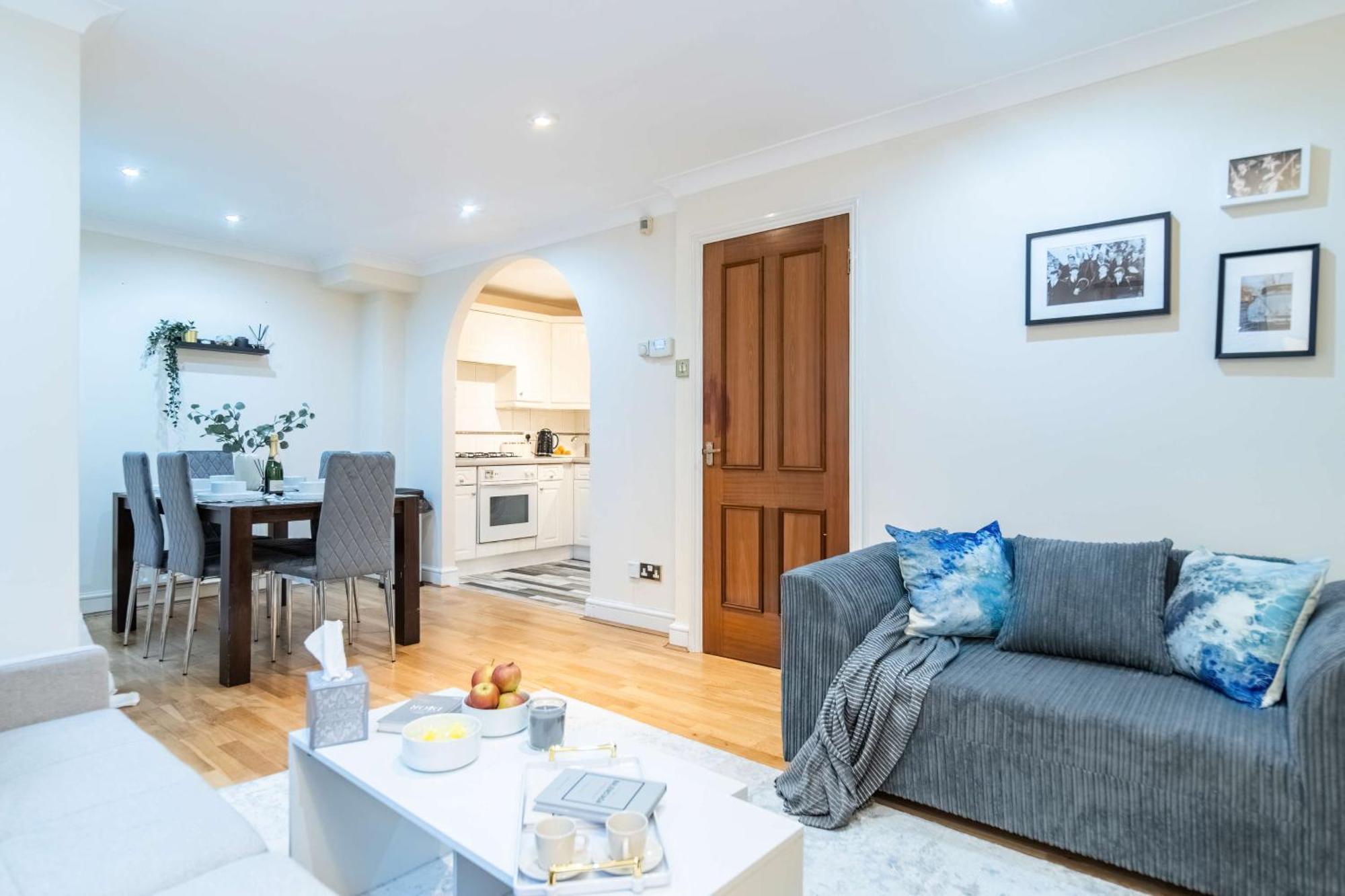 Ferienhaus Chic 3-bed Mews Townhouse St John's Wood With Free Wifi London