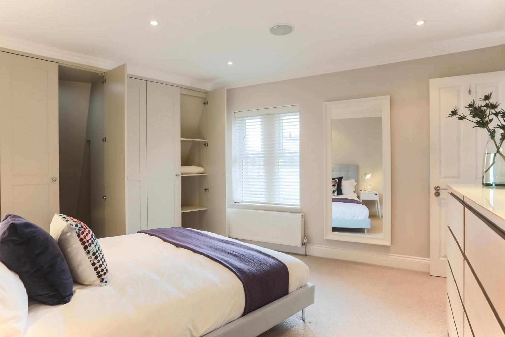 White Hill House 5 *