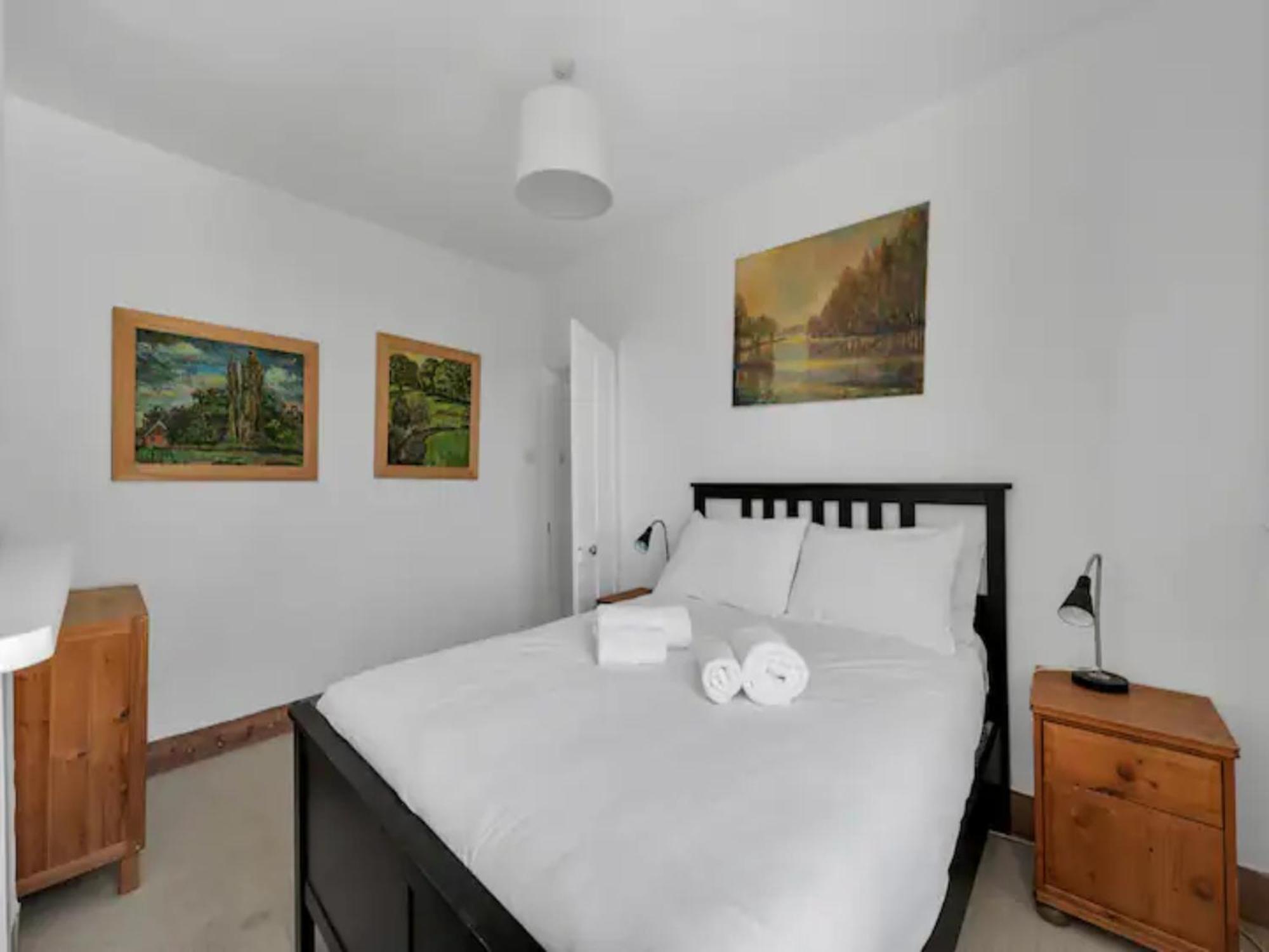 Semesterbostad Pass The Keys Charming Victorian 2 Bed House With Artistic Flair In Acton Ideal For Families And Groups Excellent Transport Links *