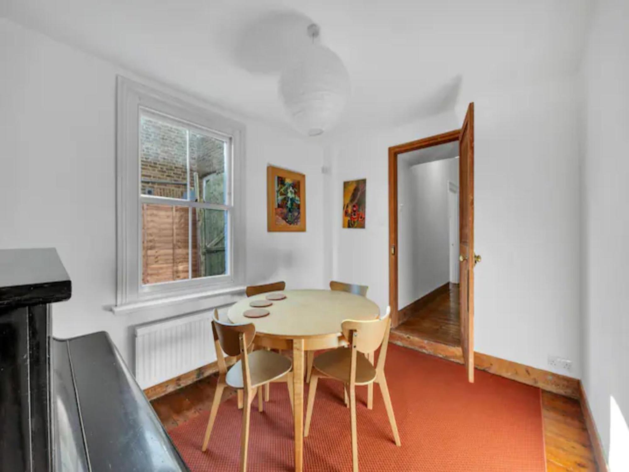 Semesterbostad Pass The Keys Charming Victorian 2 Bed House With Artistic Flair In Acton Ideal For Families And Groups Excellent Transport Links
