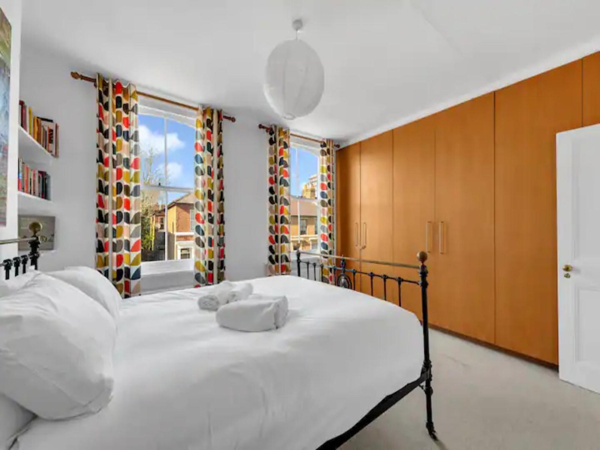 Pass The Keys Charming Victorian 2 Bed House With Artistic Flair In Acton Ideal For Families And Groups Excellent Transport Links Semesterbostad London