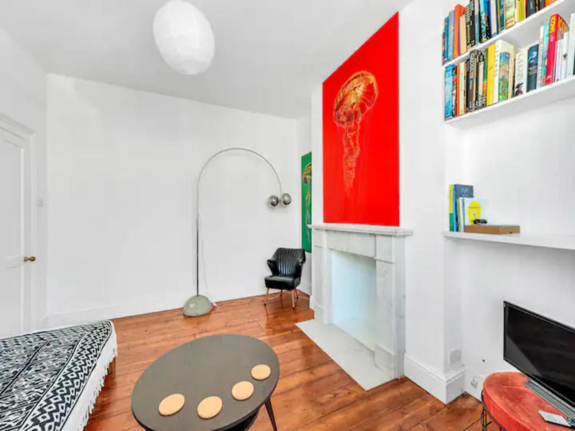 Pass The Keys Charming Victorian 2 Bed House With Artistic Flair In Acton Ideal For Families And Groups Excellent Transport Links Semesterbostad