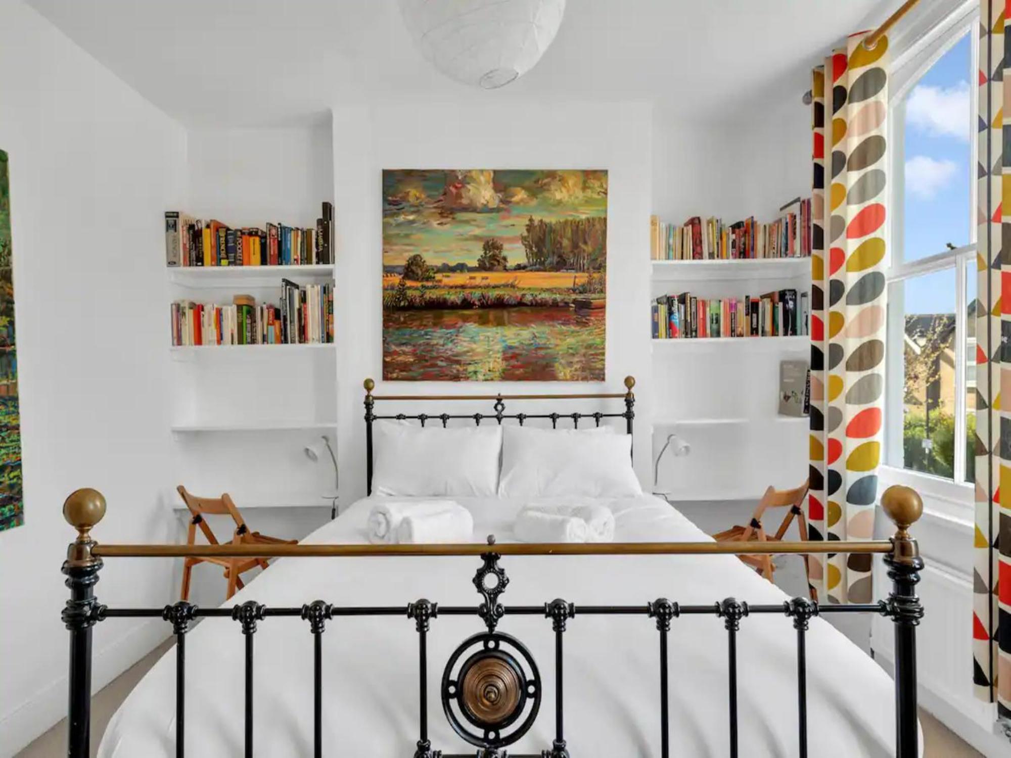 Pass The Keys Charming Victorian 2 Bed House With Artistic Flair In Acton Ideal For Families And Groups Excellent Transport Links * Londra