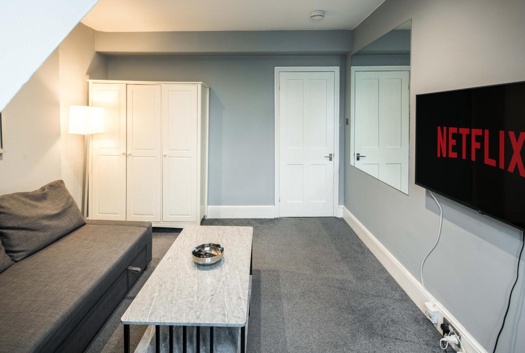 Apartment Heart Of Kensington And Chelsea,2 Bedr London