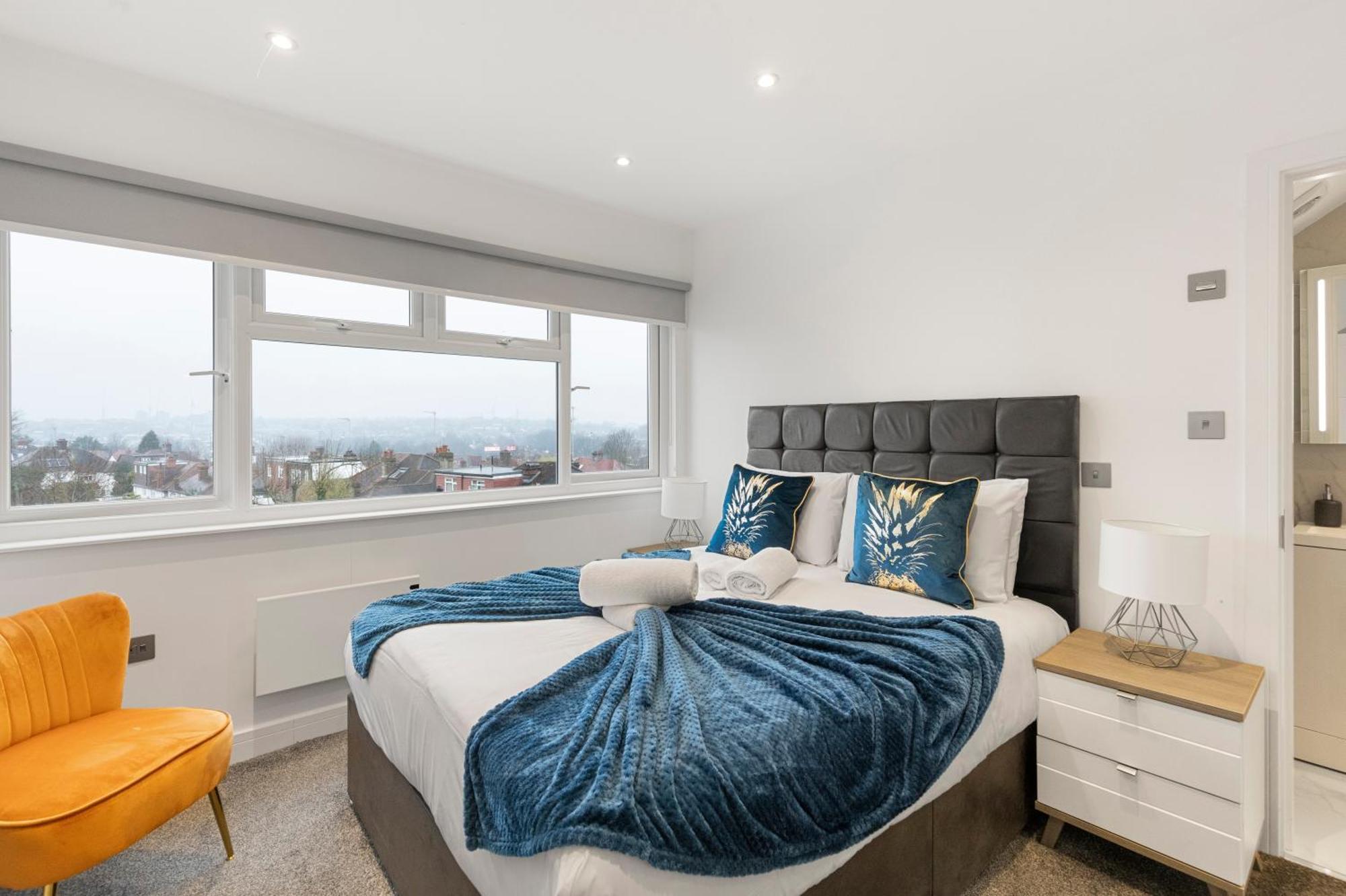 Luxurious 2 Bedroom - - Location * Londen