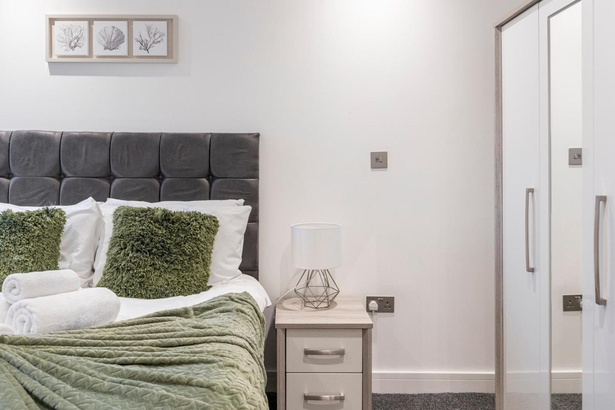 Bright And Spacious - Excellent Location Appartement *