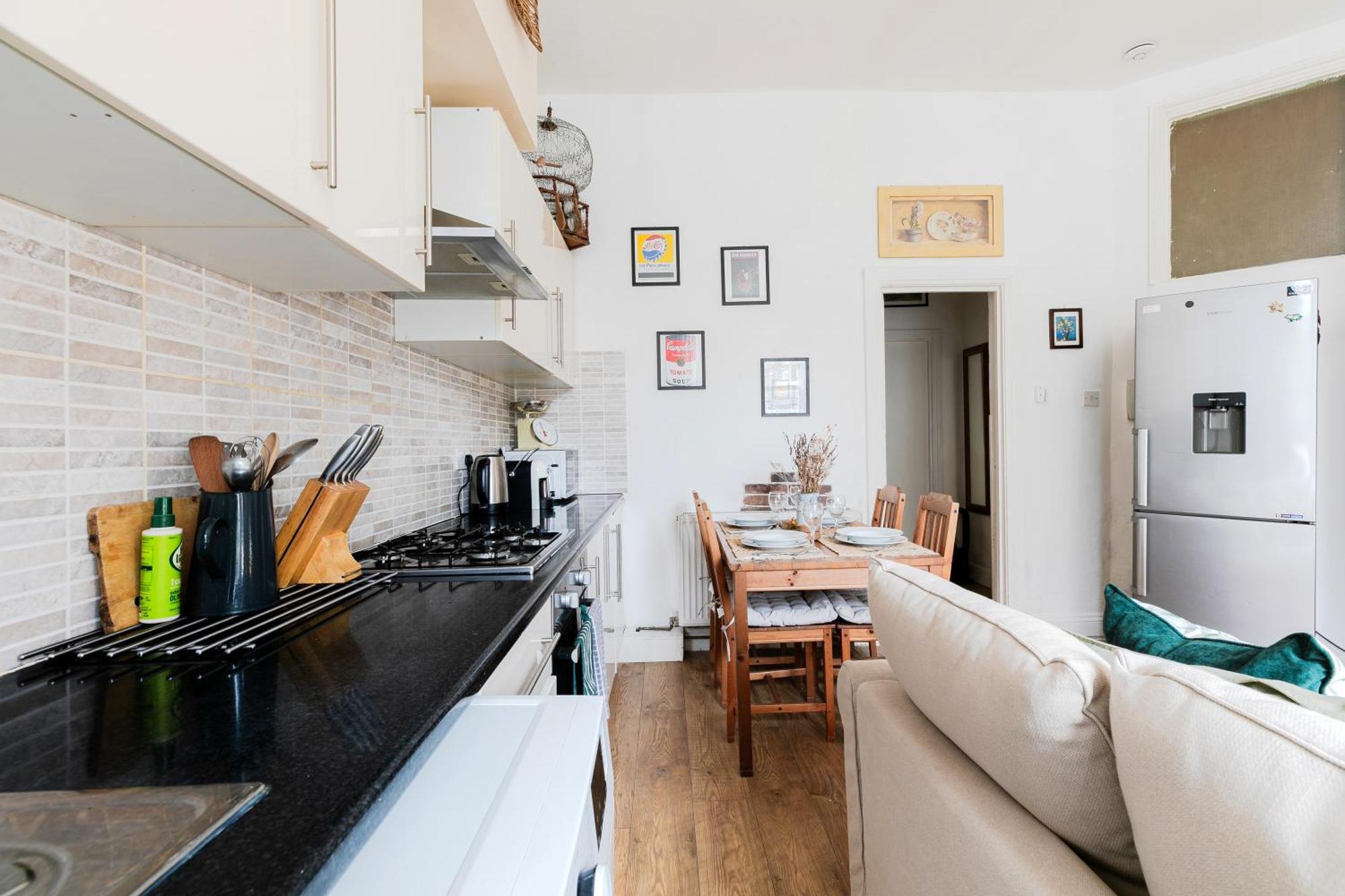 Arty Escape In - Zone 2 Apartment