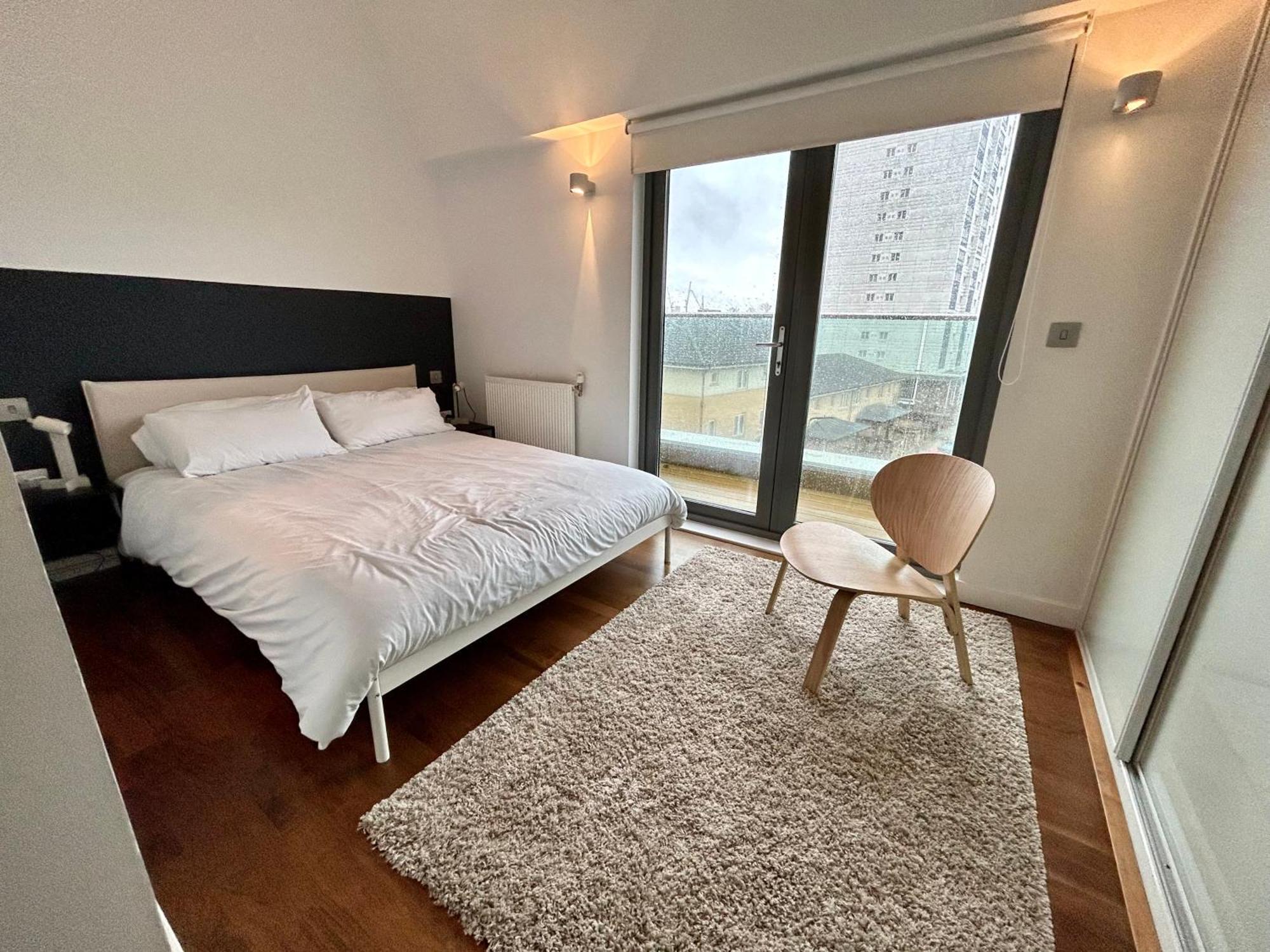 In Style: Modern 2-bed In Trendy Area Lägenhet *