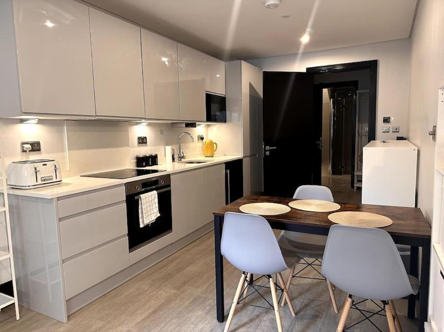 * The Cozy Nest * London