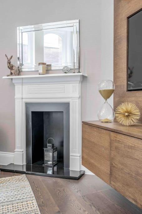 The Mayfair King Apartment *