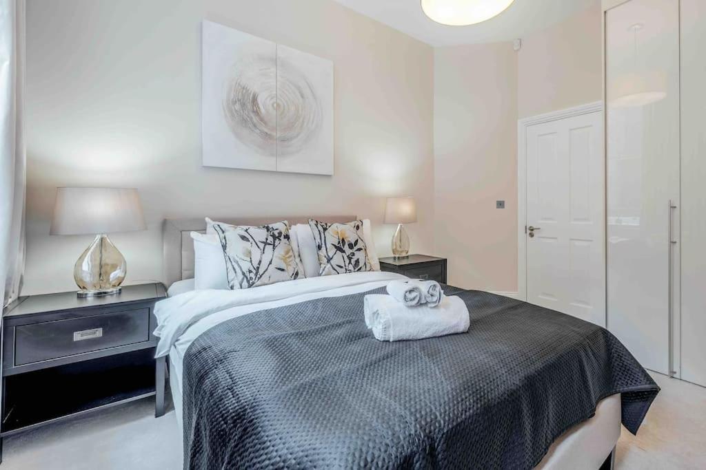 The Mayfair King Apartment