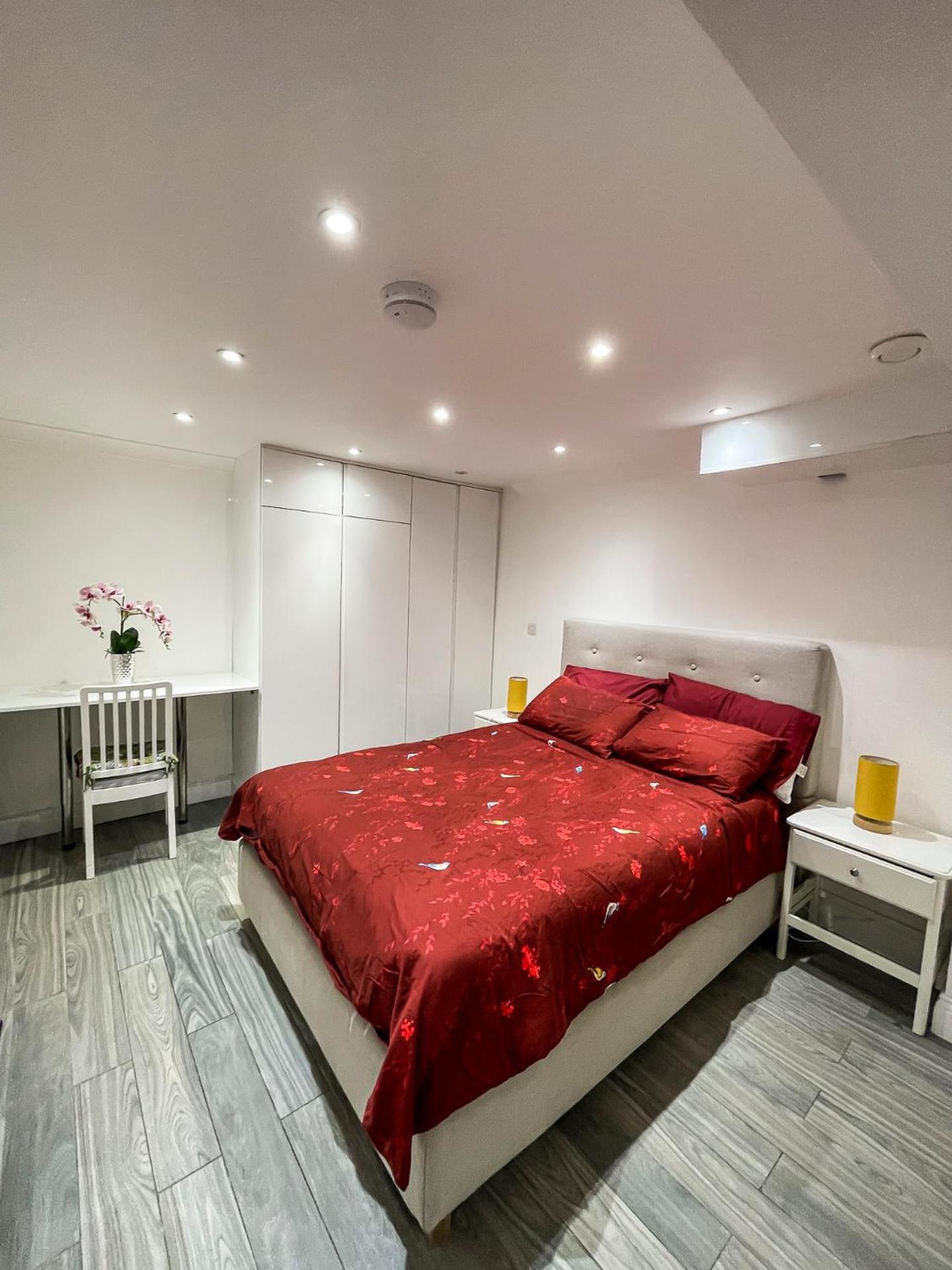 1 Bedroom Flat With Whirlpool Bath Londra
