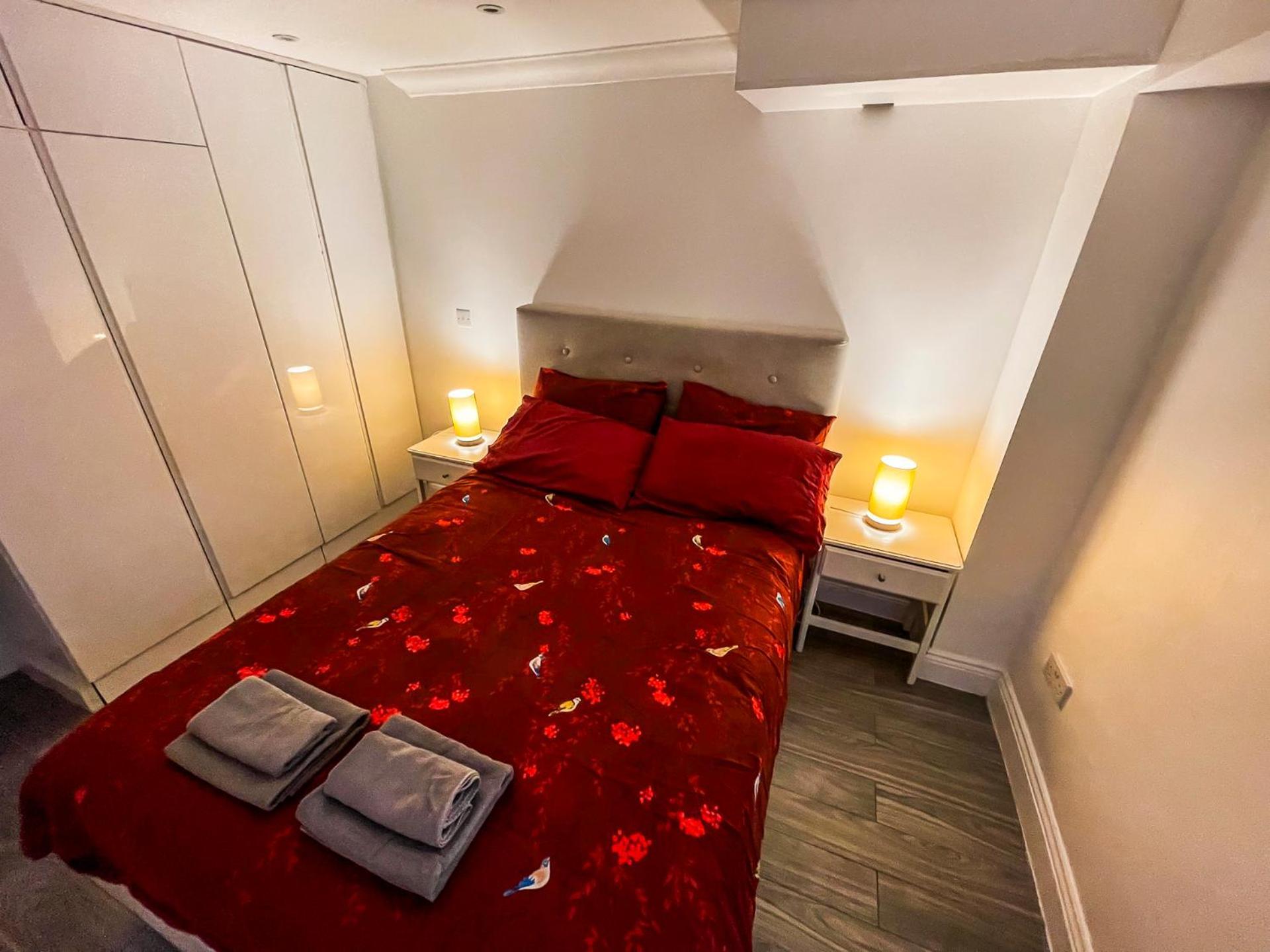 1 Bedroom Flat With Whirlpool Bath Londra