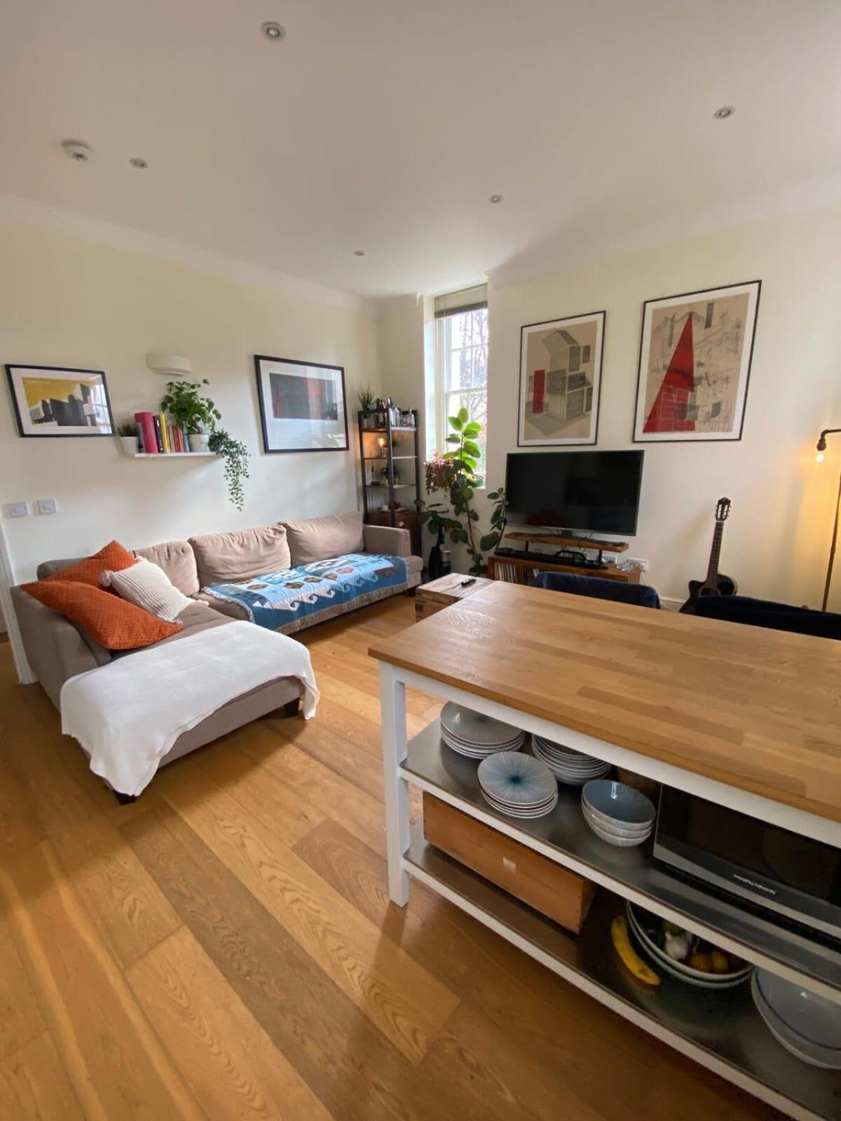 Stylish Bohemian 2bd Flat Mile End Park!