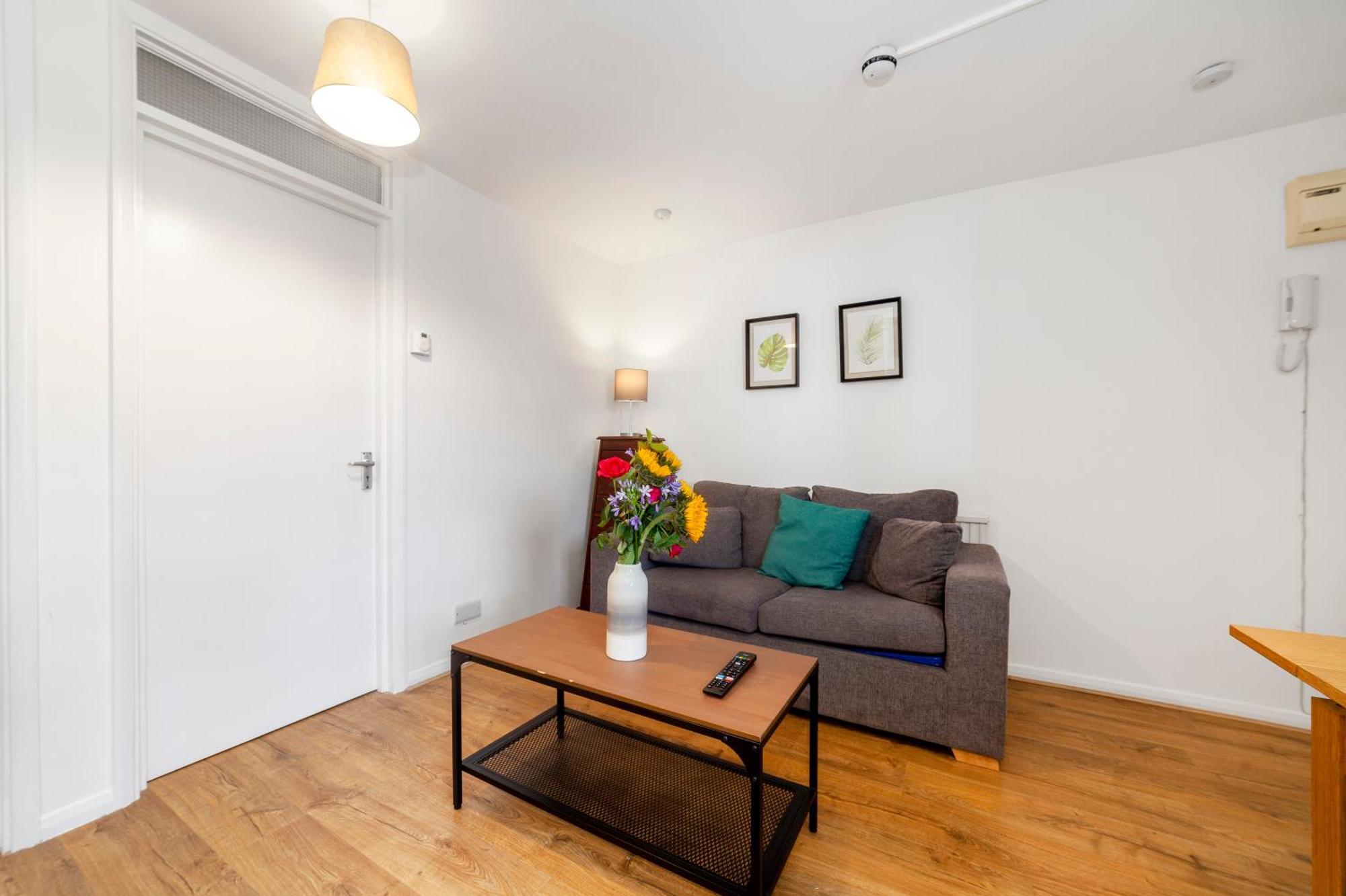 Vibrant 2br Flat In The Heart Of Fitzrovia Apartment