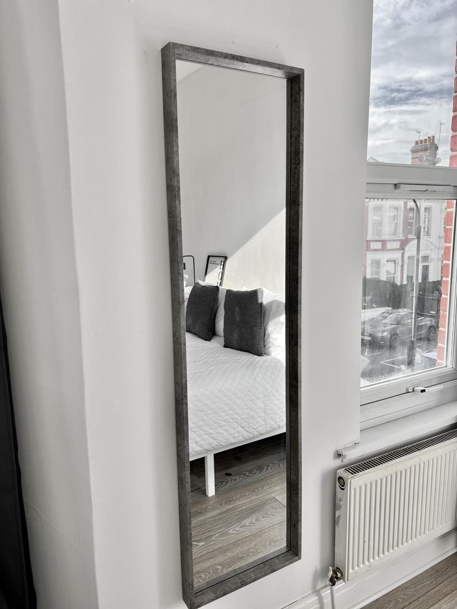 Westfield Shepherds Bush Guest house *