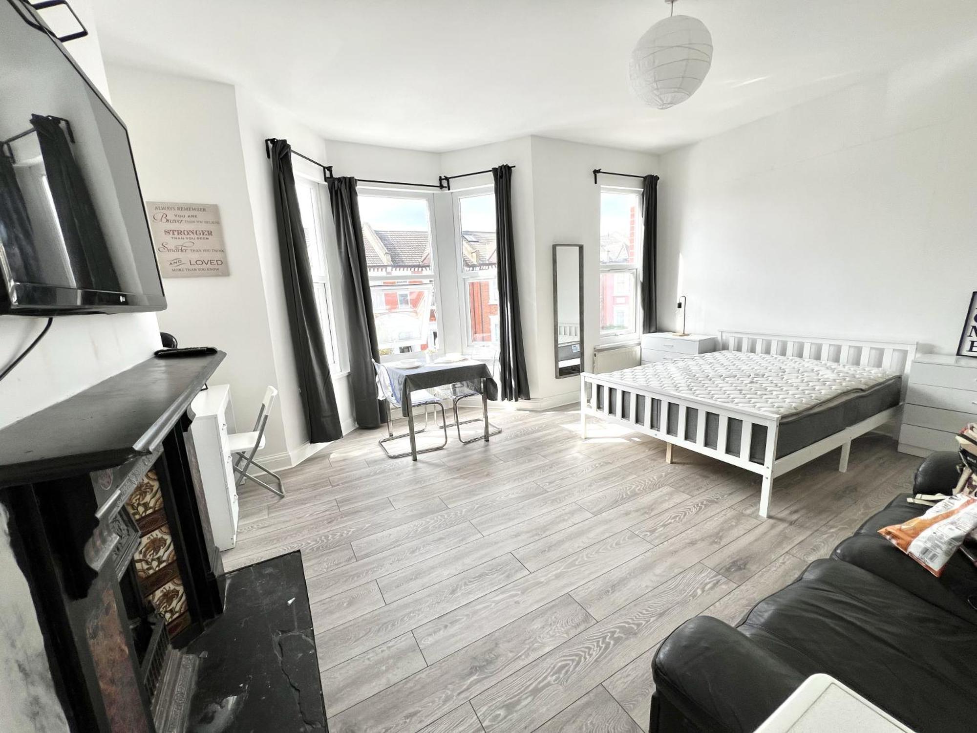Westfield Shepherds Bush Guest house London