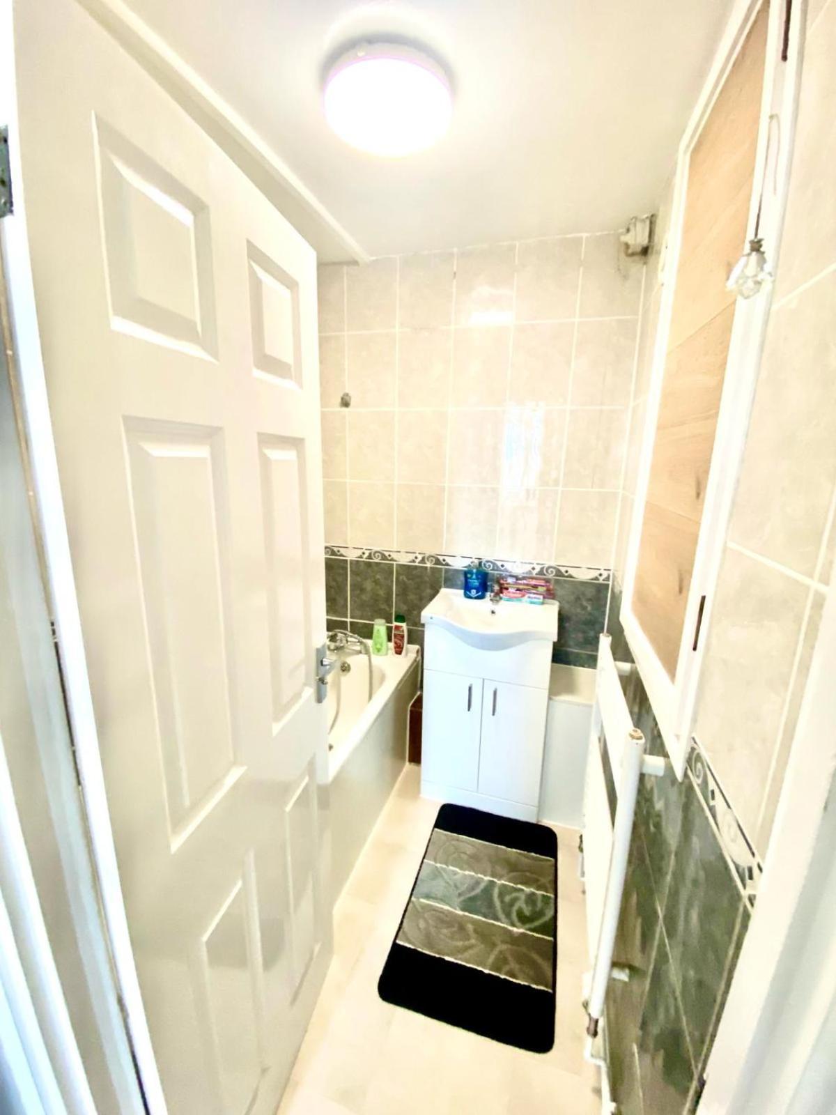 Apartment Comfy Two Bedroom Edgeware Road In