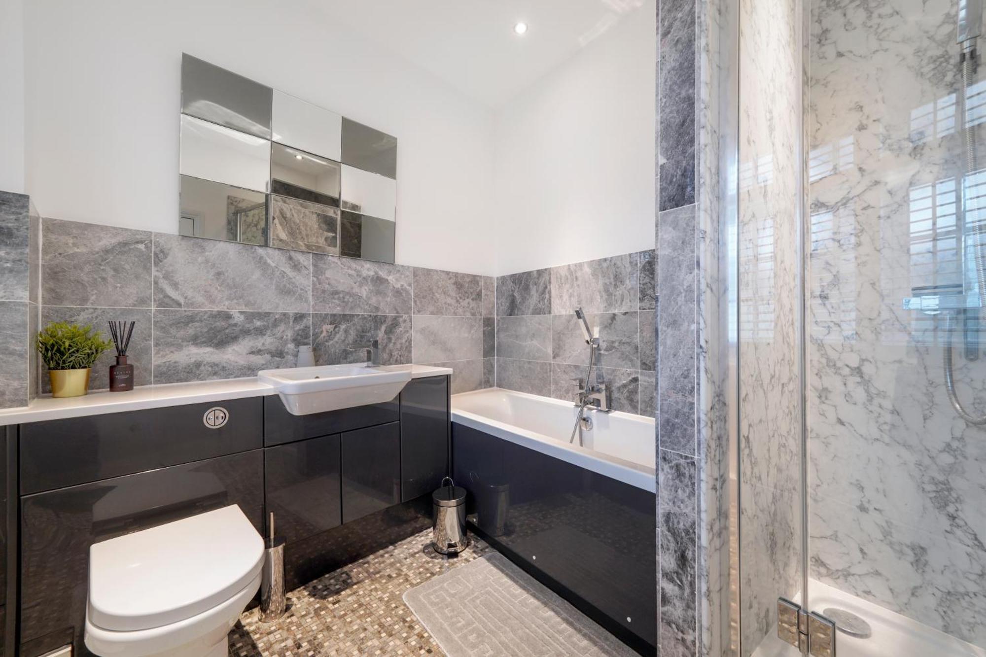 Charming 2 Bed House - Roof Terrace & Parking * Londres