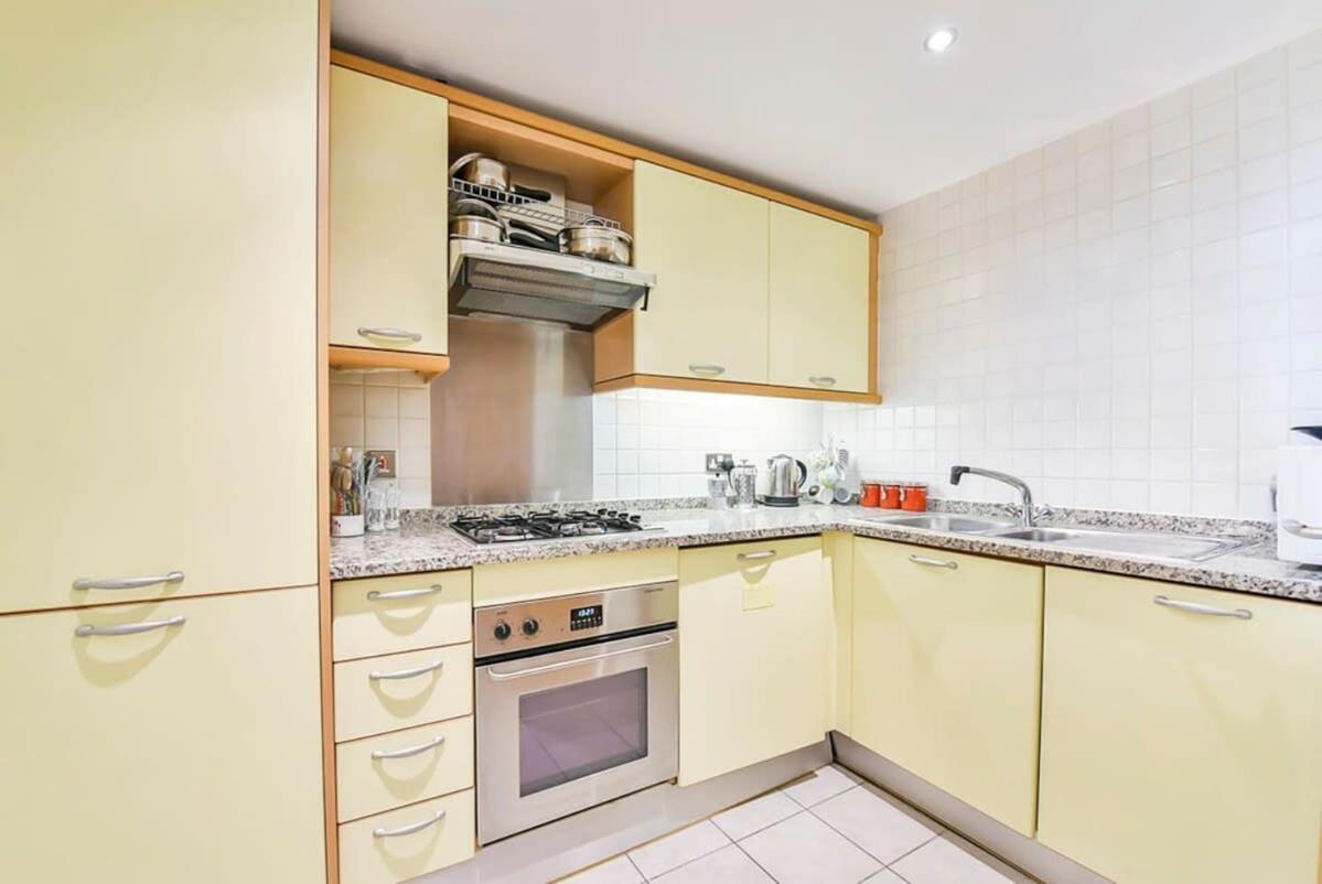 West End & Theatre-land 2 Beds & 2 Baths Apartment