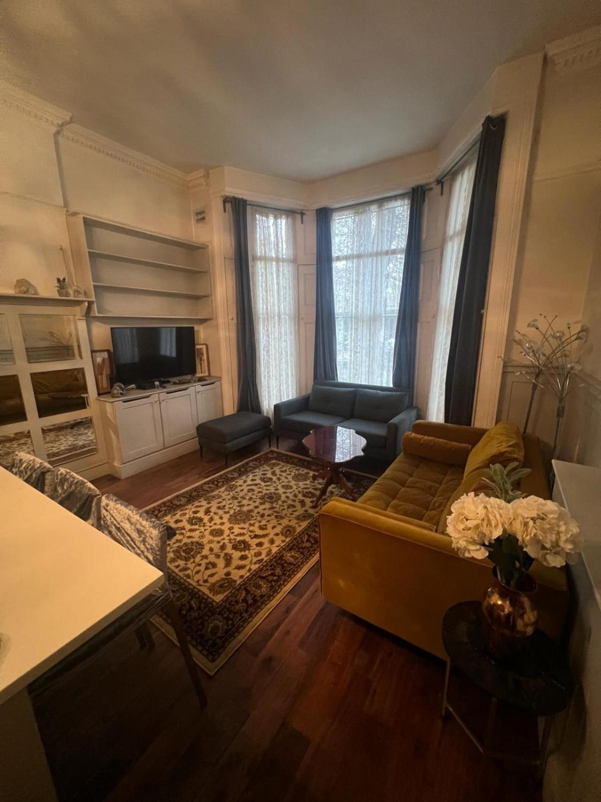 Appartement Stunning Holland Park- Sleeps 6 Londen