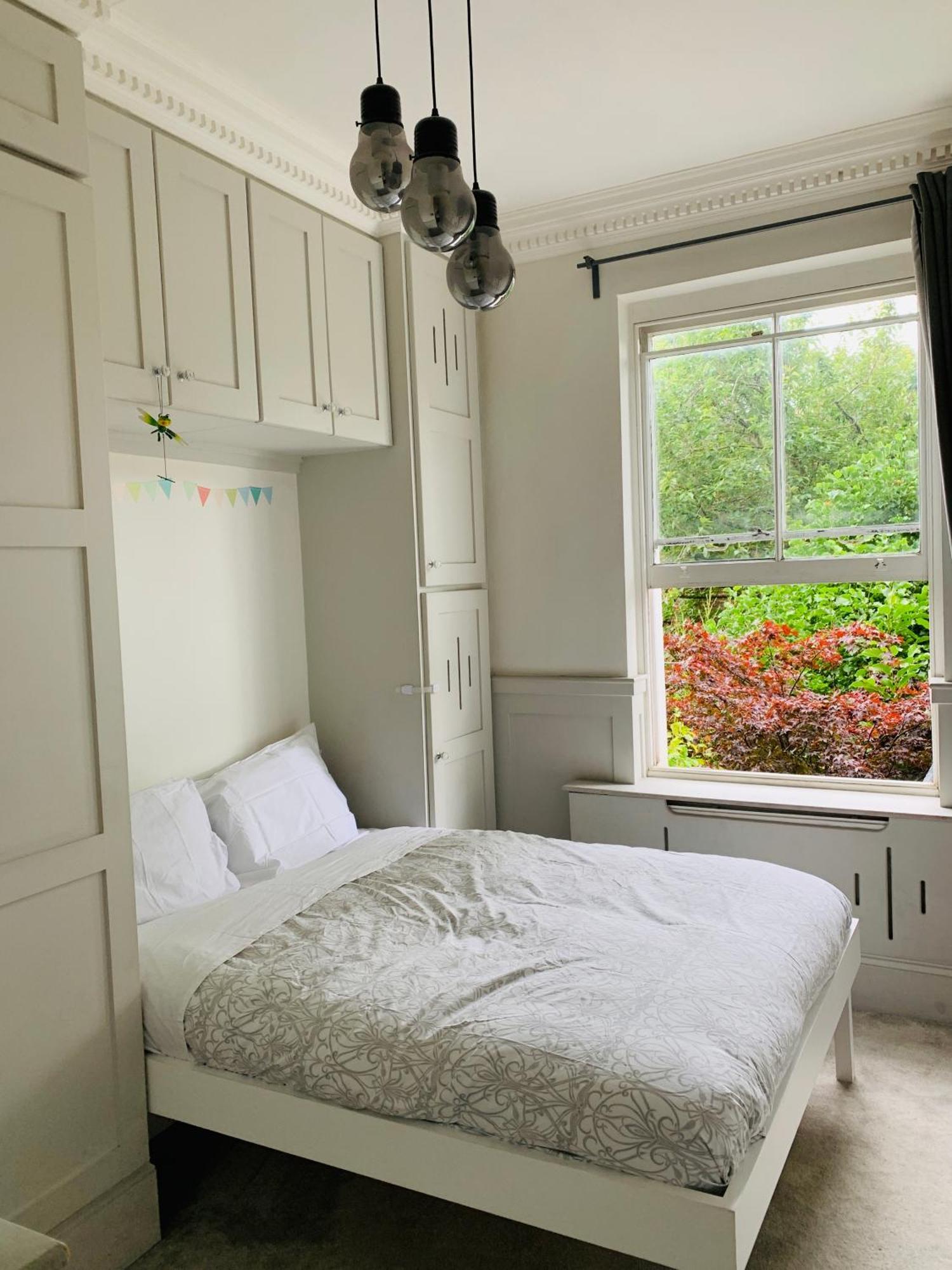 Stunning Holland Park- Sleeps 6 Appartement Londen