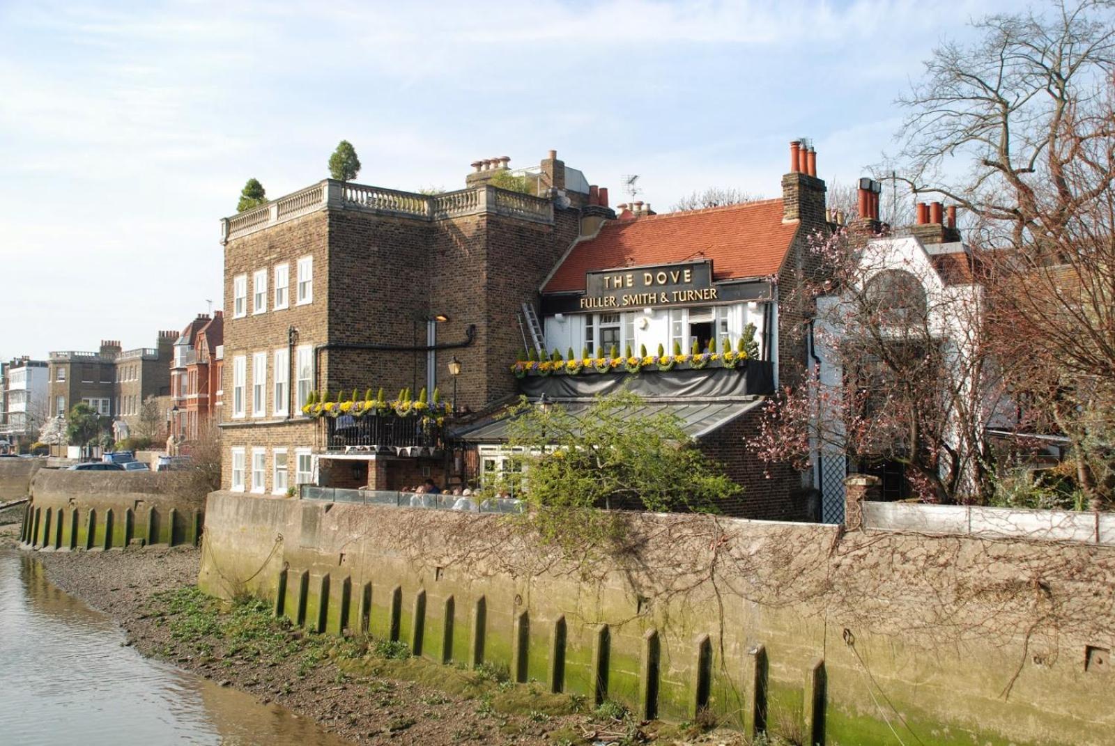 8 Ravenscourt Gardens Lejlighed *
